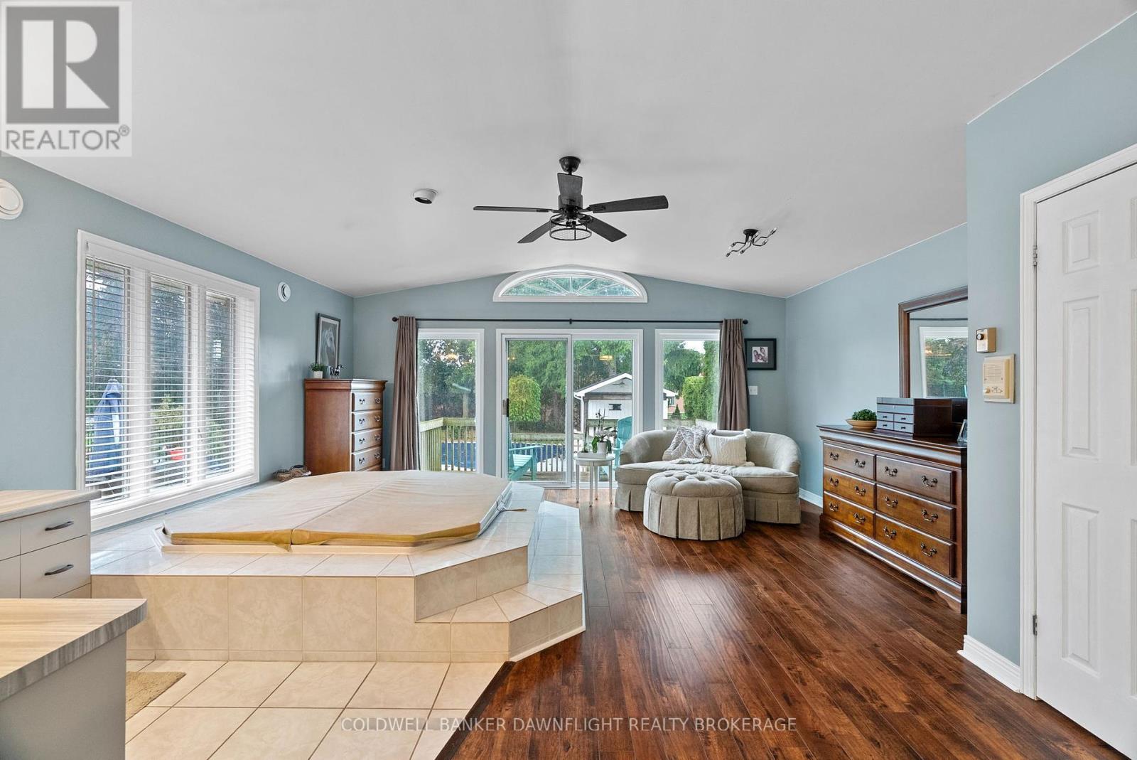 399 Pryde Boulevard, South Huron (Exeter), ON - Indoor