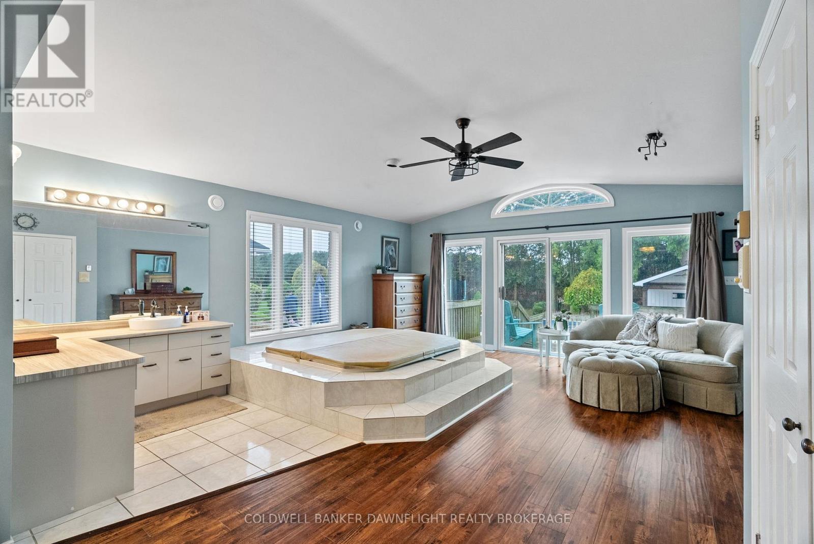 399 Pryde Boulevard, South Huron (Exeter), ON - Indoor