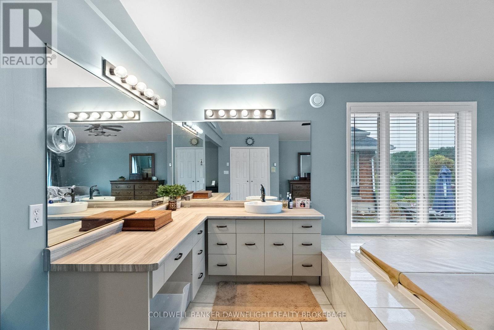 399 Pryde Boulevard, South Huron (Exeter), ON - Indoor Photo Showing Bathroom