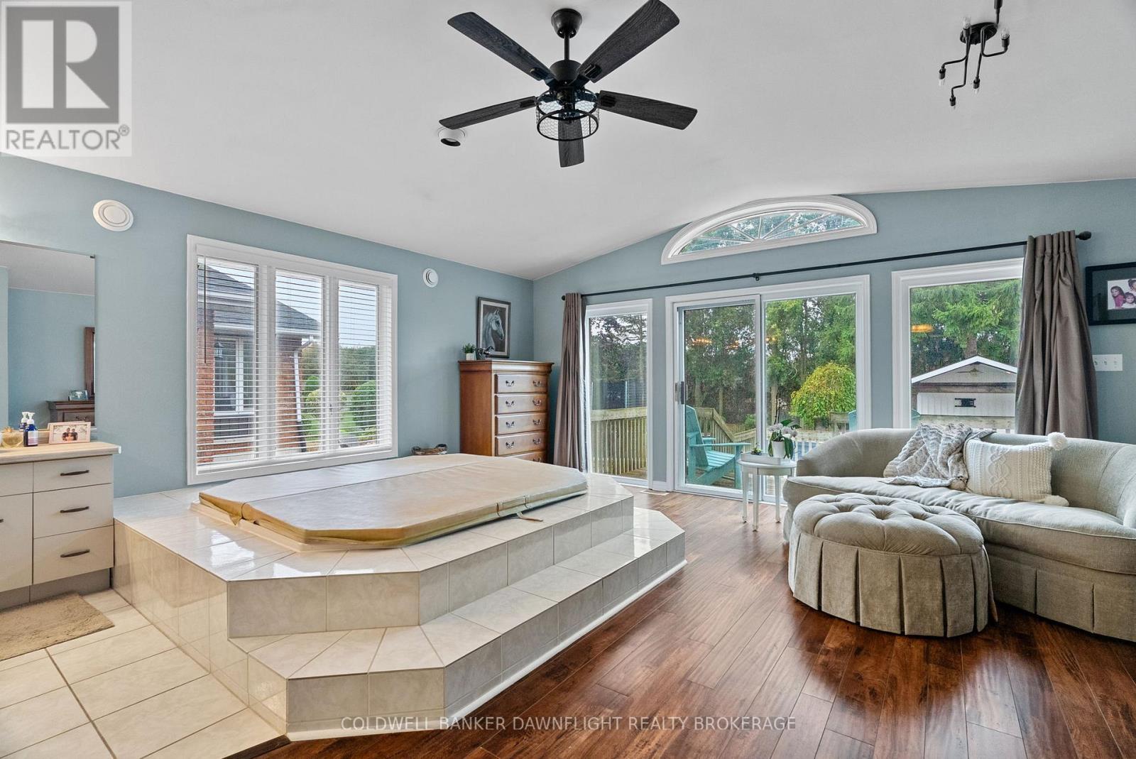 399 Pryde Boulevard, South Huron (Exeter), ON - Indoor