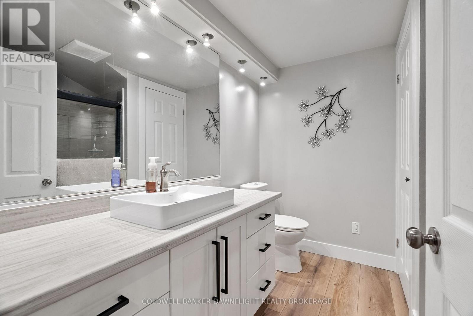 399 Pryde Boulevard, South Huron (Exeter), ON - Indoor Photo Showing Bathroom