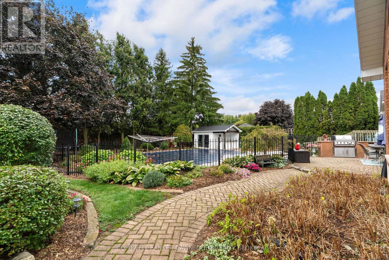 399 Pryde Boulevard, South Huron (Exeter), ON - Outdoor