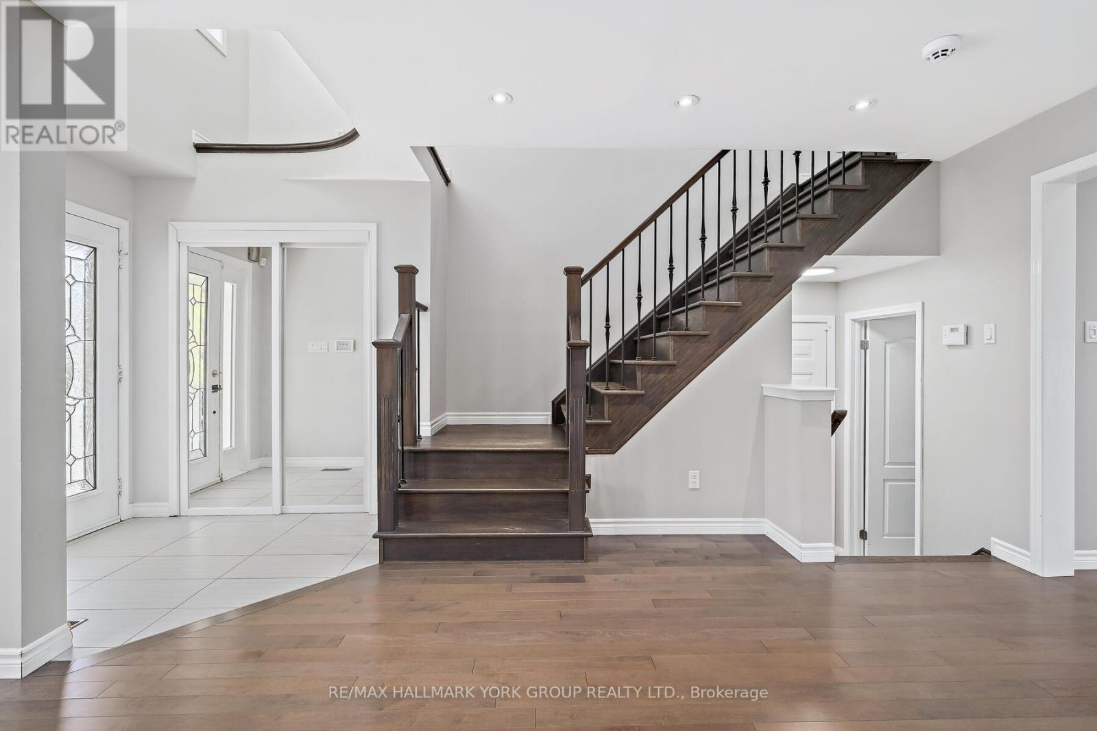 5562 Broadpath Gate, Mississauga, ON - Indoor Photo Showing Other Room