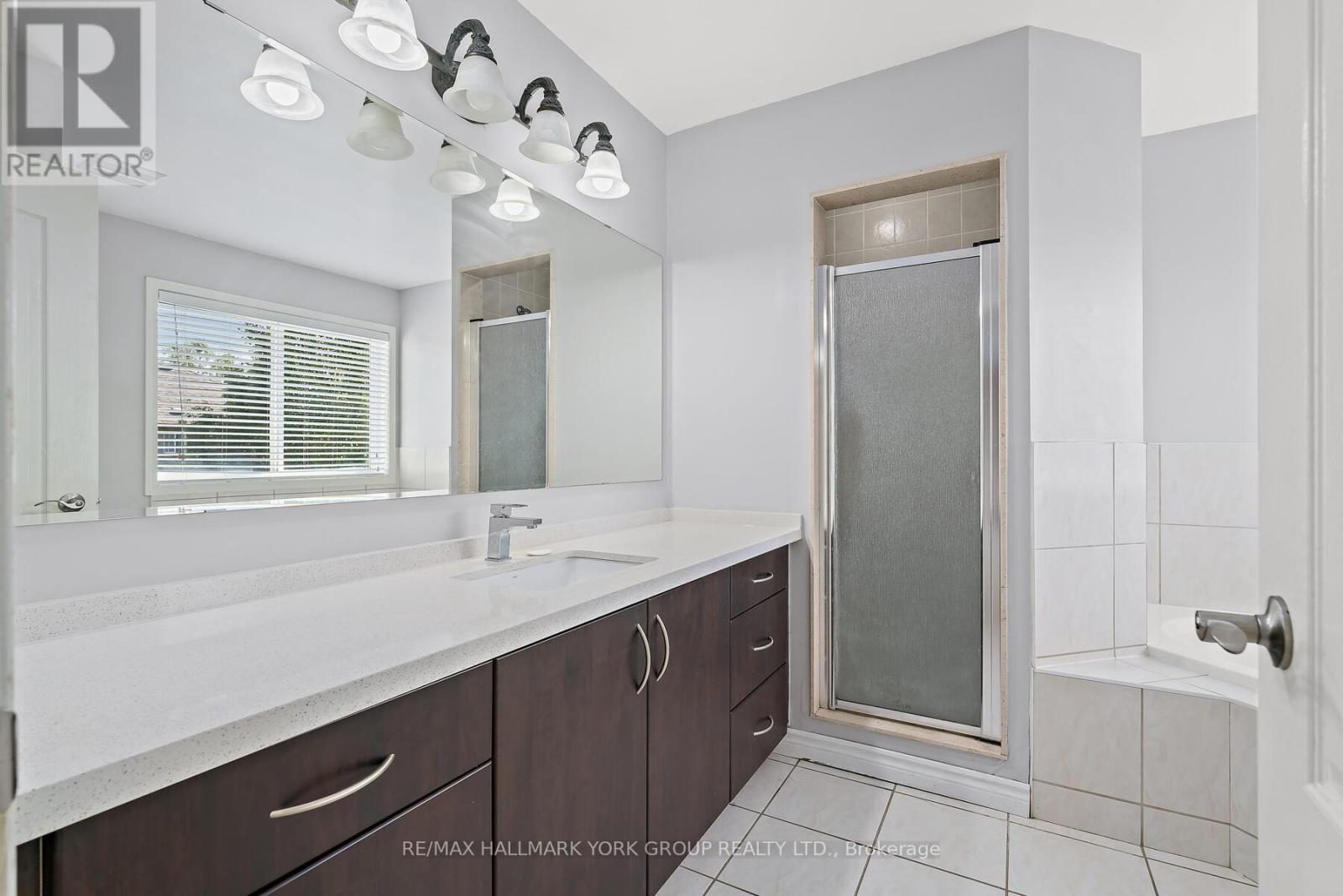 5562 Broadpath Gate, Mississauga, ON - Indoor Photo Showing Bathroom