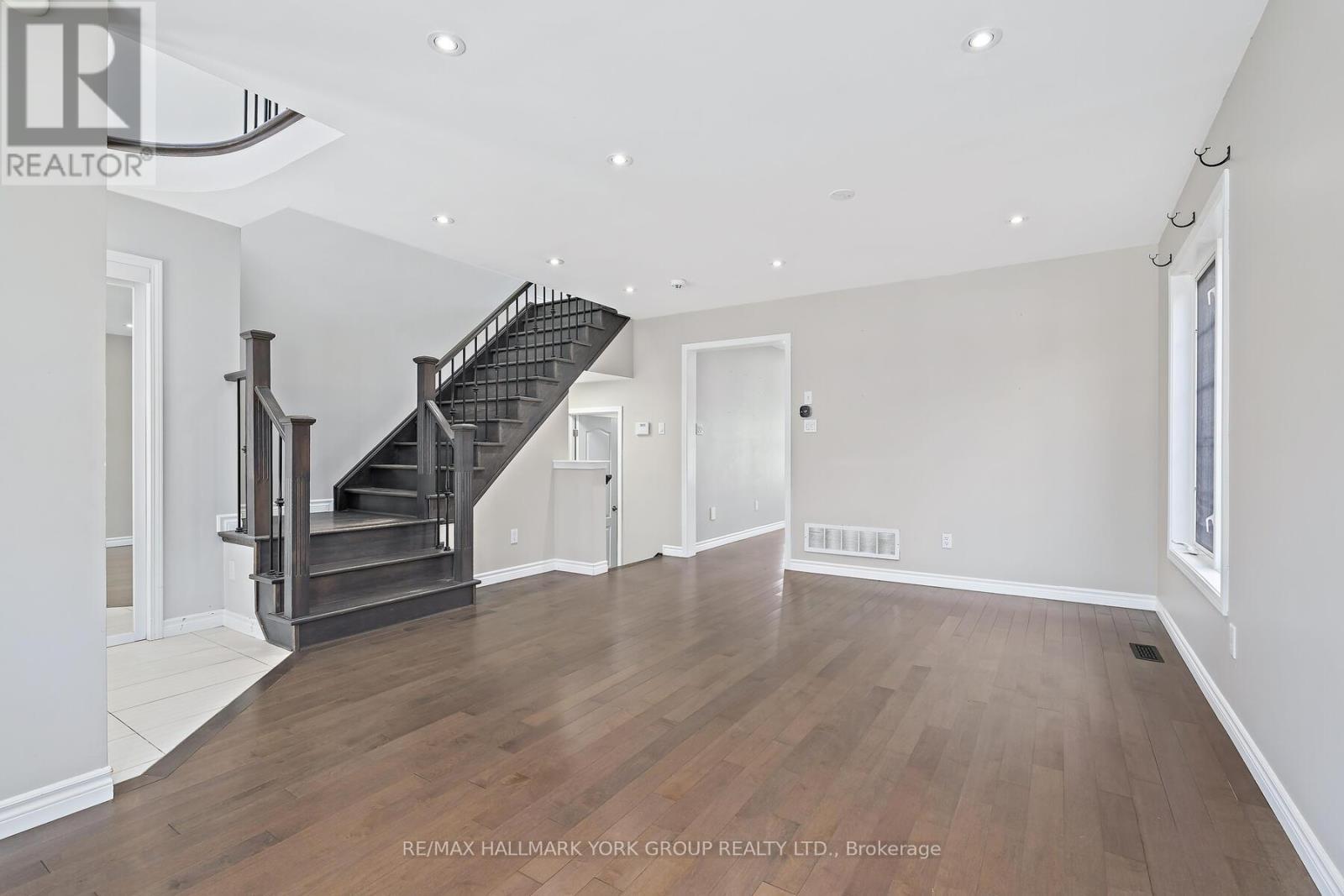5562 Broadpath Gate, Mississauga, ON - Indoor Photo Showing Other Room