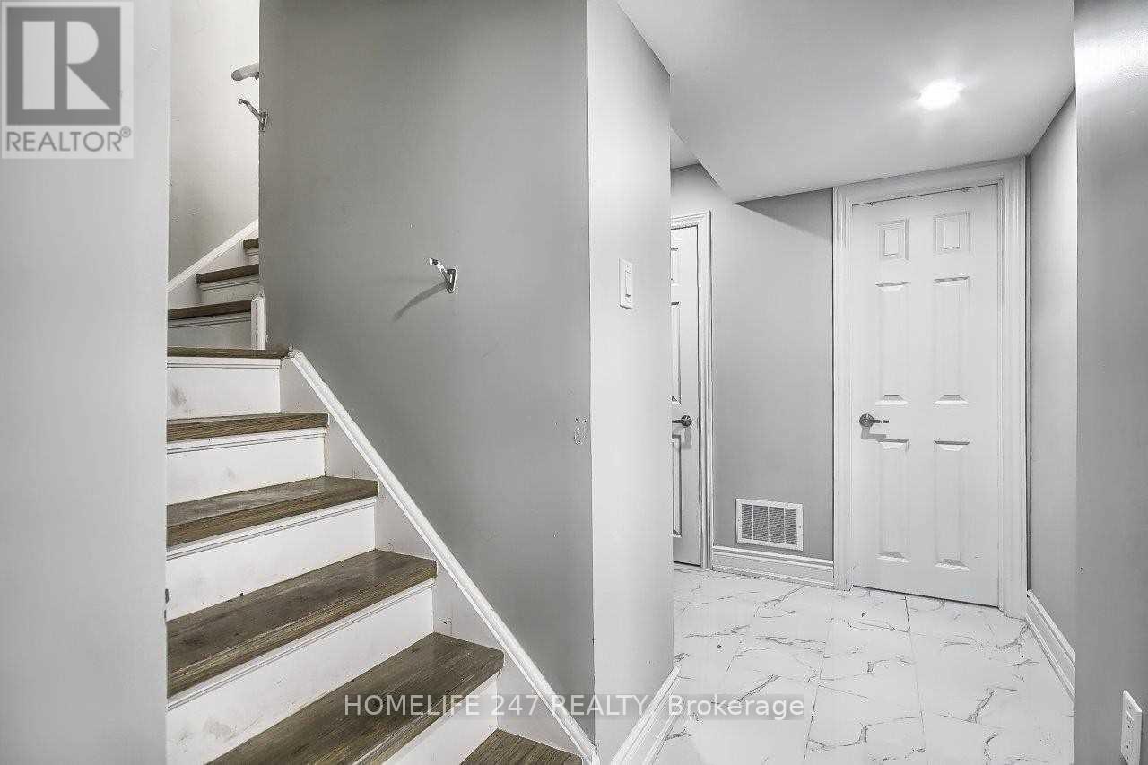 32 Poplar Plains Road, Brampton, ON - Indoor Photo Showing Other Room