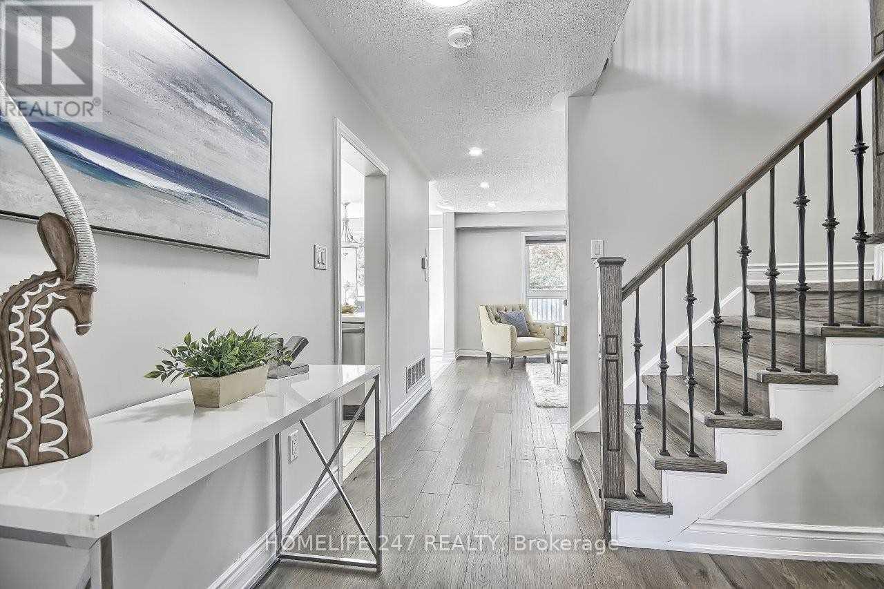 32 Poplar Plains Road, Brampton, ON - Indoor Photo Showing Other Room