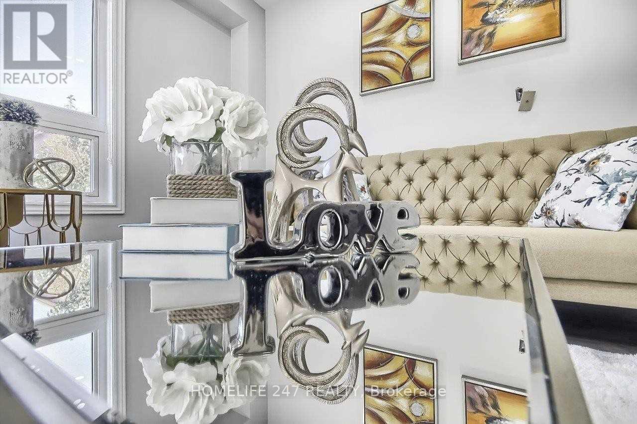 32 Poplar Plains Road, Brampton, ON - Indoor Photo Showing Other Room