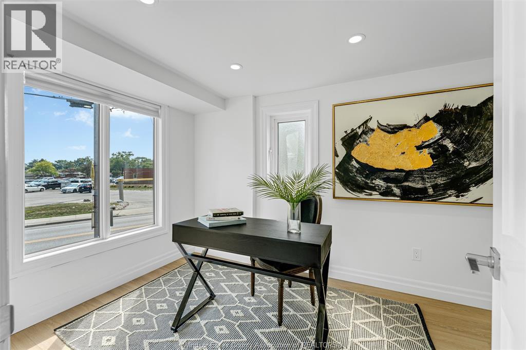 8830 Riverside Drive East, Windsor, ON - Indoor Photo Showing Other Room