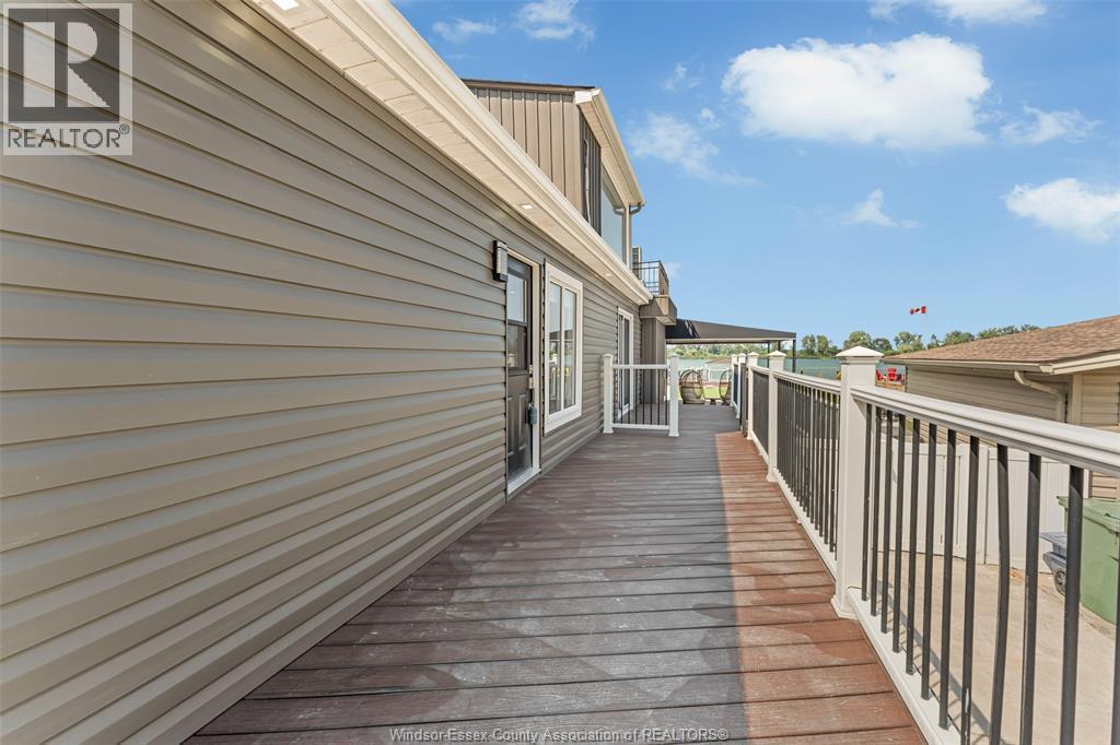 8830 Riverside Drive East, Windsor, ON - Outdoor With Exterior