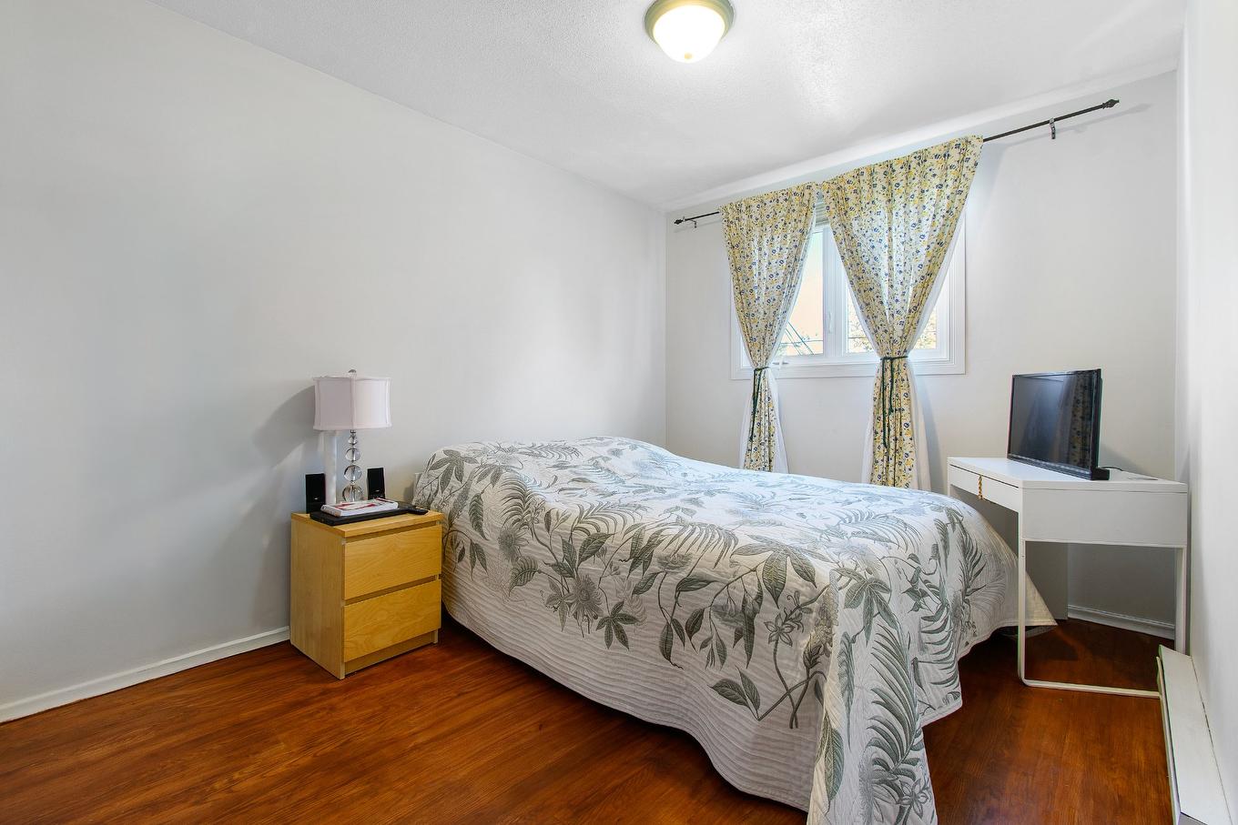 Chambre à coucher - 122 Rue Mutchmore, Gatineau (Hull), QC - Indoor Photo Showing Bedroom