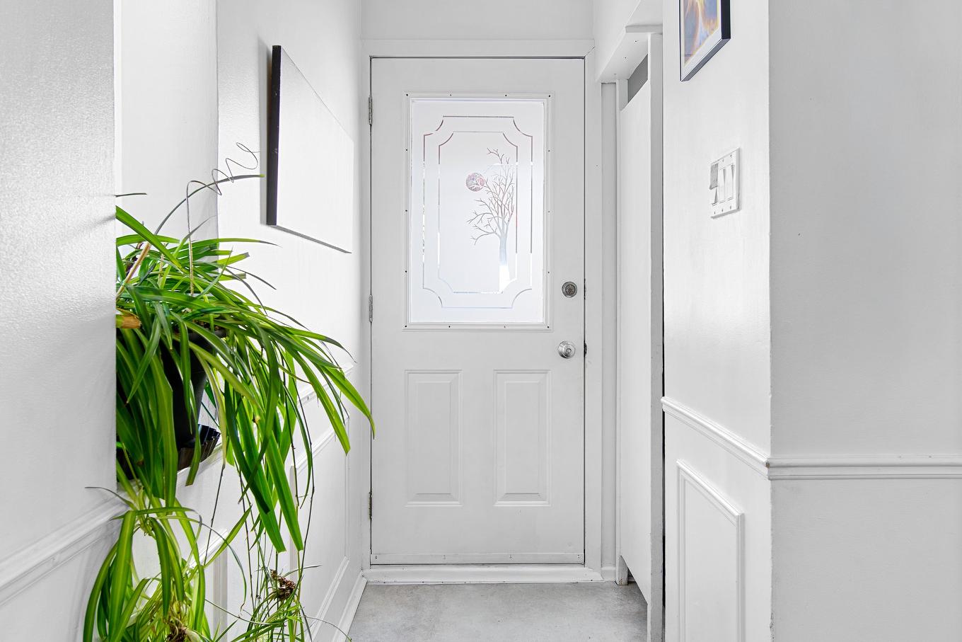 Hall d'entrée/Vestibule - 122 Rue Mutchmore, Gatineau (Hull), QC - Indoor Photo Showing Other Room