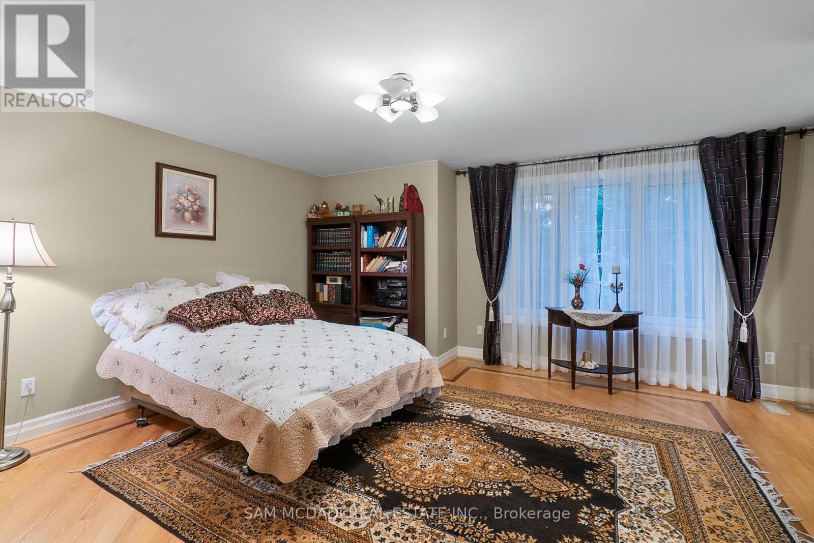 978 Tennyson Avenue, Mississauga, ON - Indoor Photo Showing Bedroom