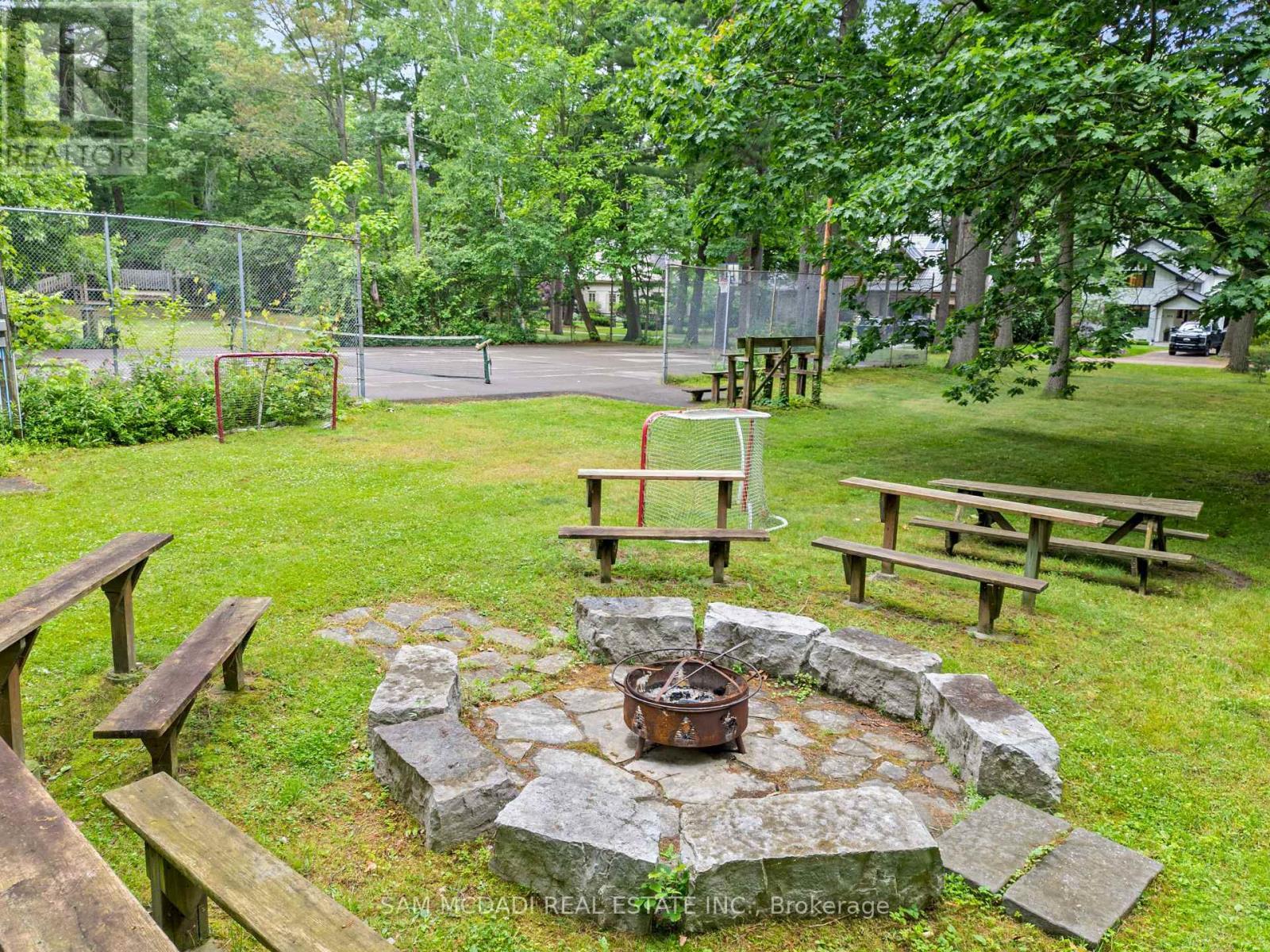 978 Tennyson Avenue, Mississauga, ON - Outdoor