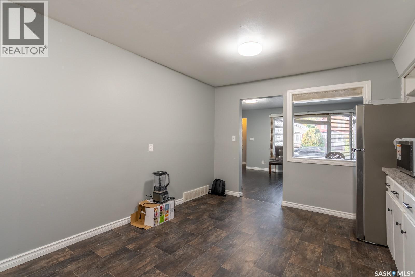 1321 Victoria Avenue, Regina, SK - Indoor Photo Showing Other Room