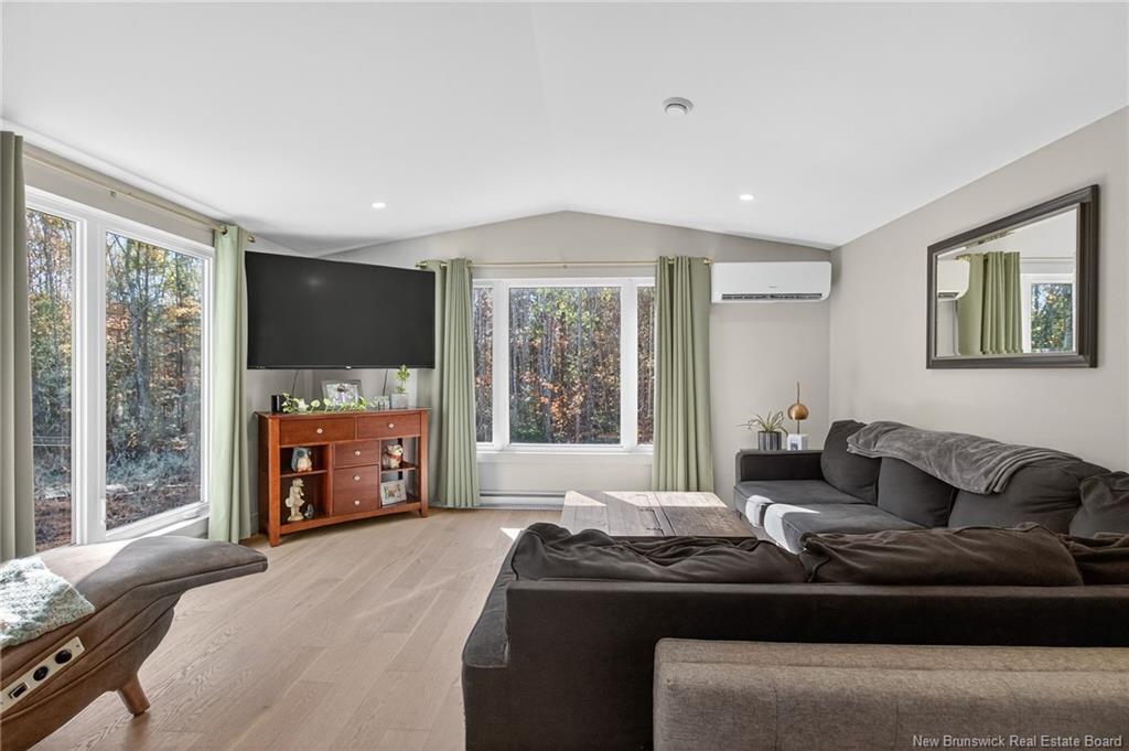 85 Roy Scenic Dr, Irishtown, NB