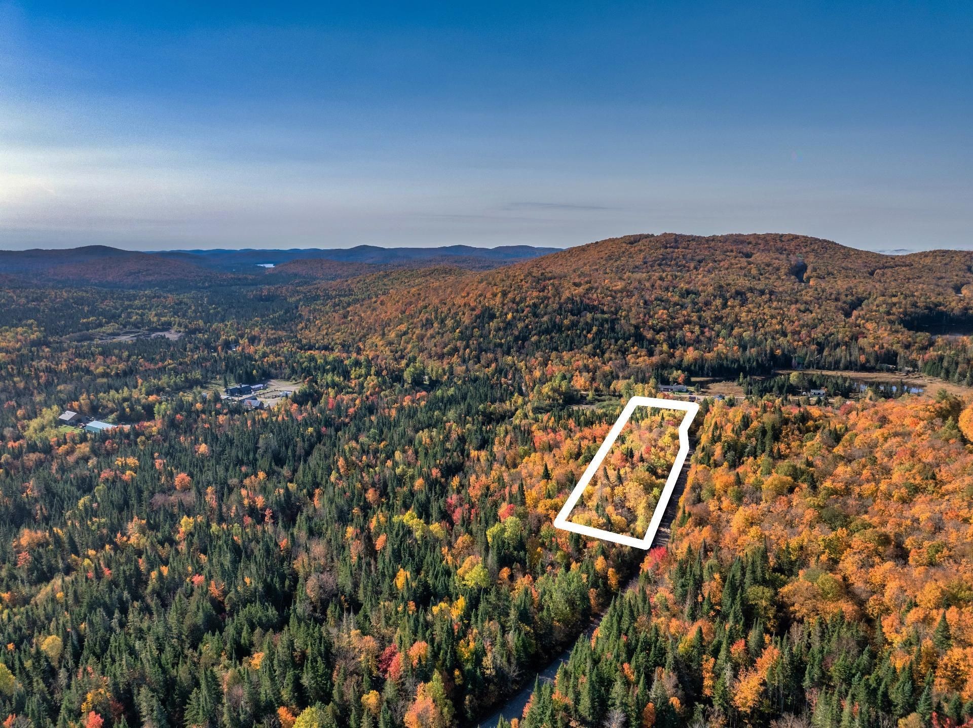 Aerial View - Ch. Val-Mont, Val-Des-Lacs, QC
