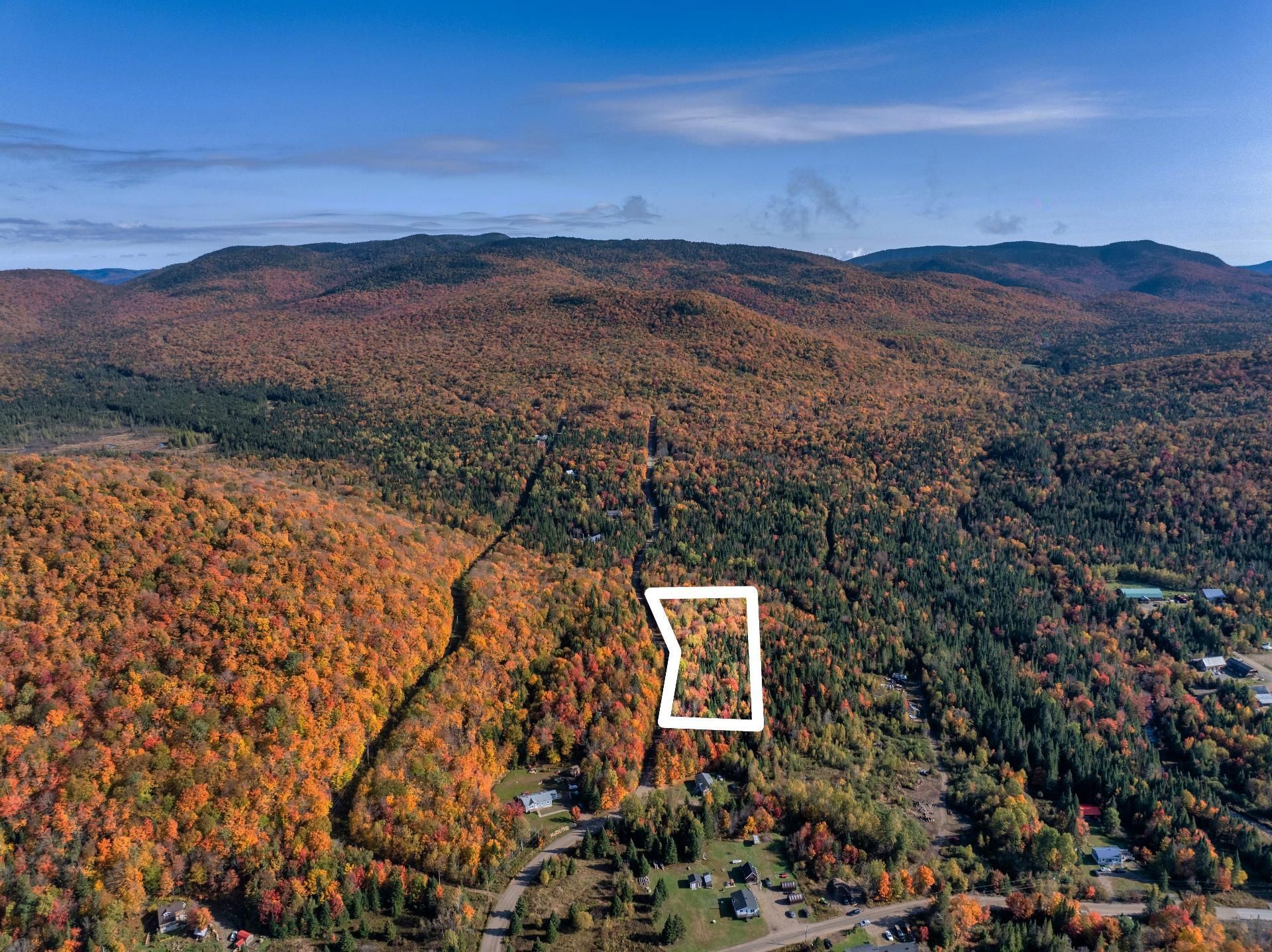 Aerial View - Ch. Val-Mont, Val-Des-Lacs, QC