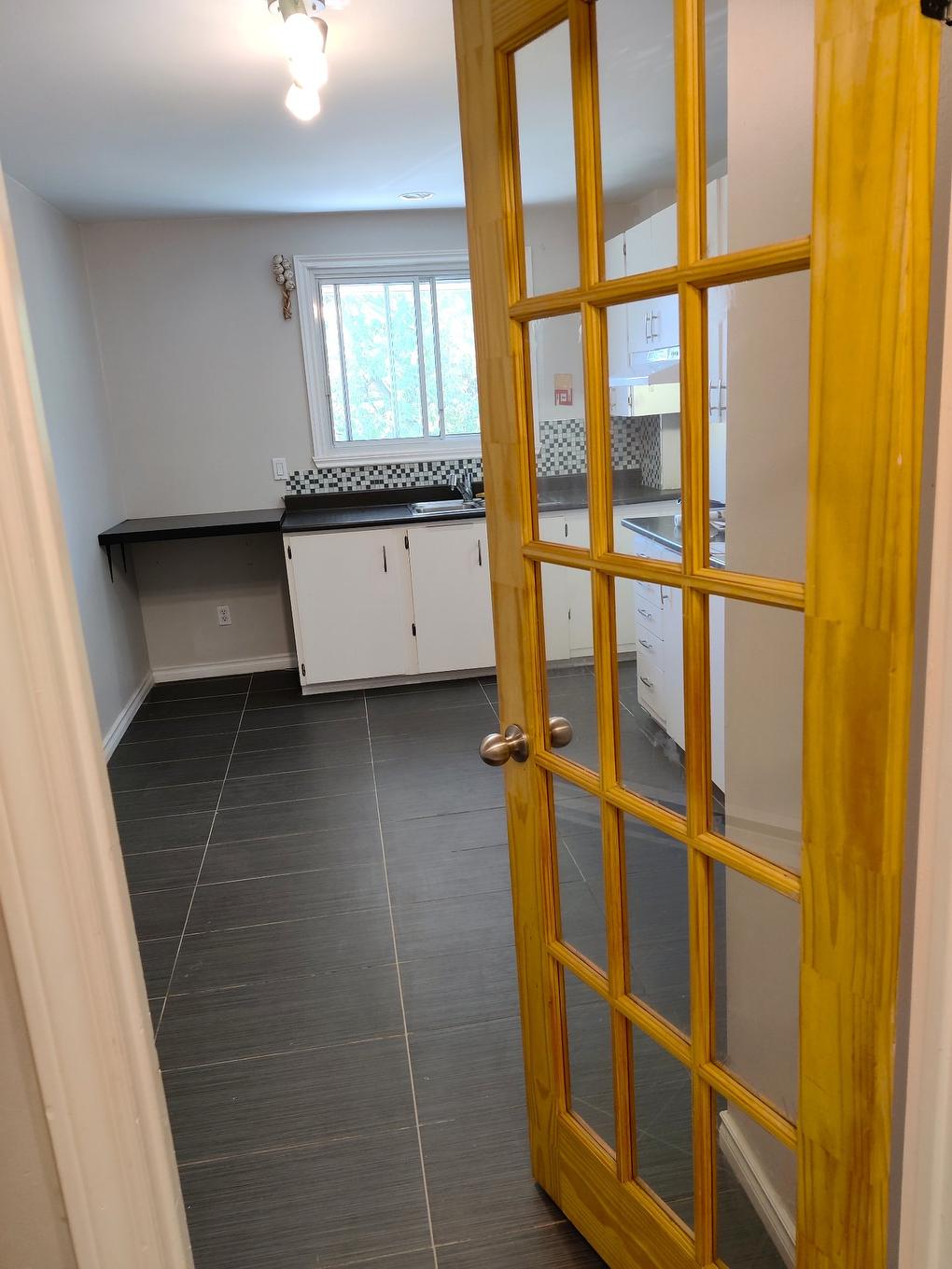 Cuisine - 204-6320 Av. Bienville, Brossard, QC - Indoor Photo Showing Other Room