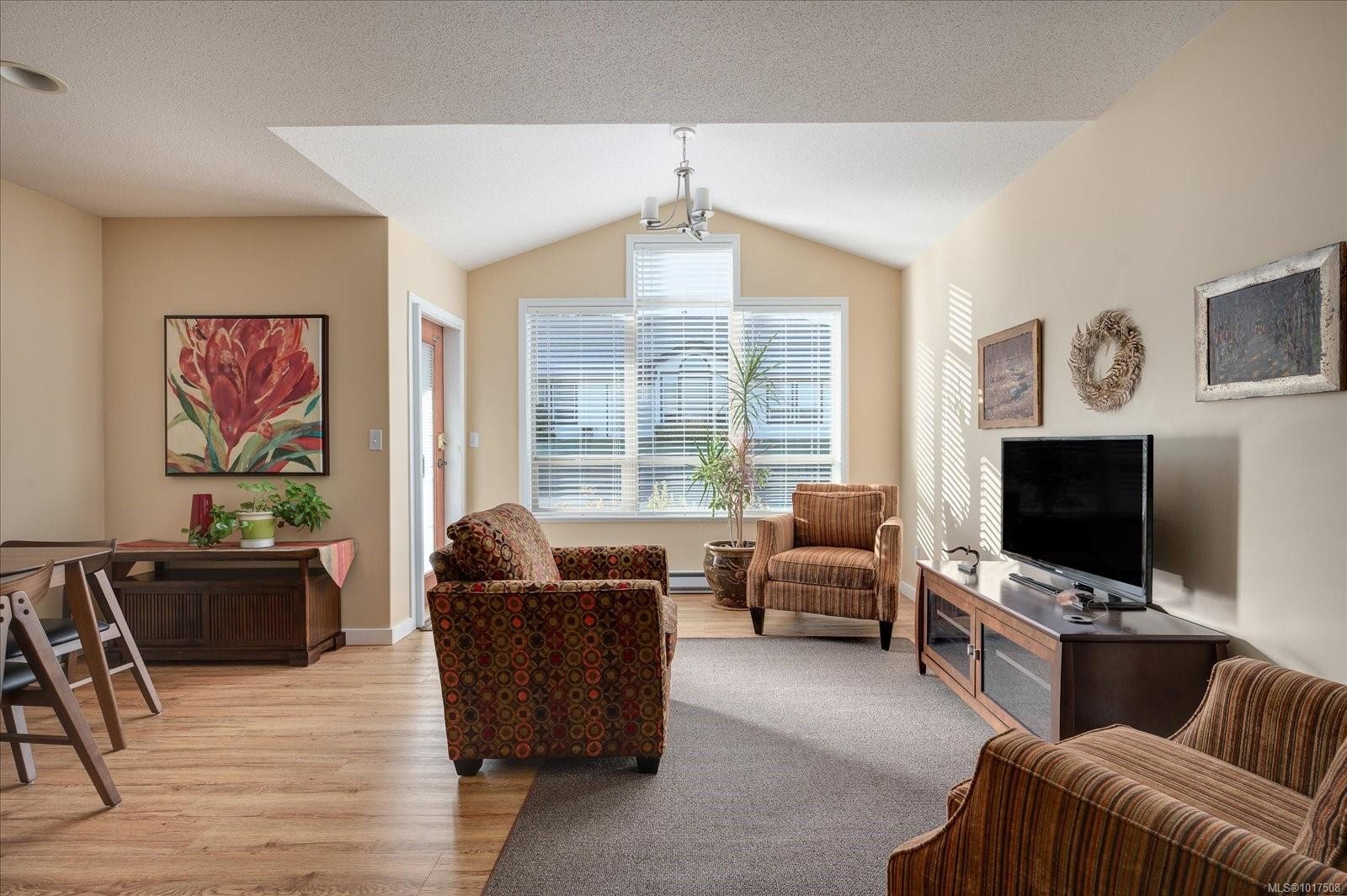 703-261 Mills St, Parksville, BC