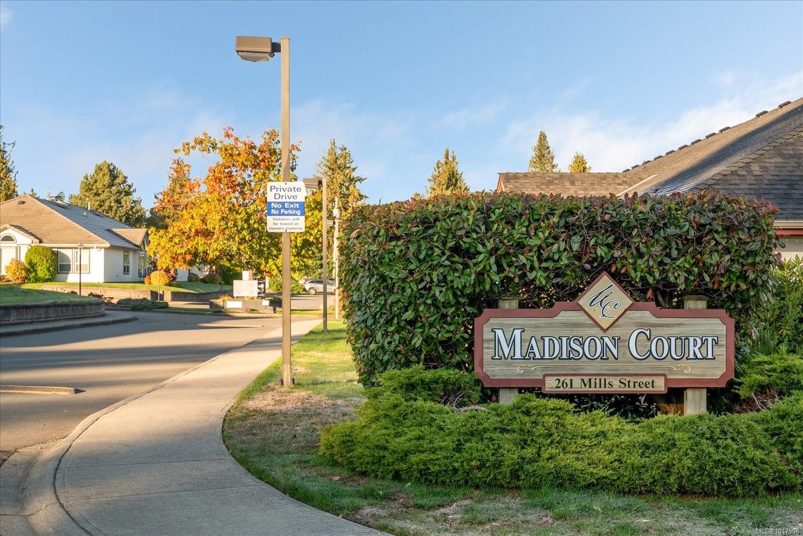 703-261 Mills St, Parksville, BC