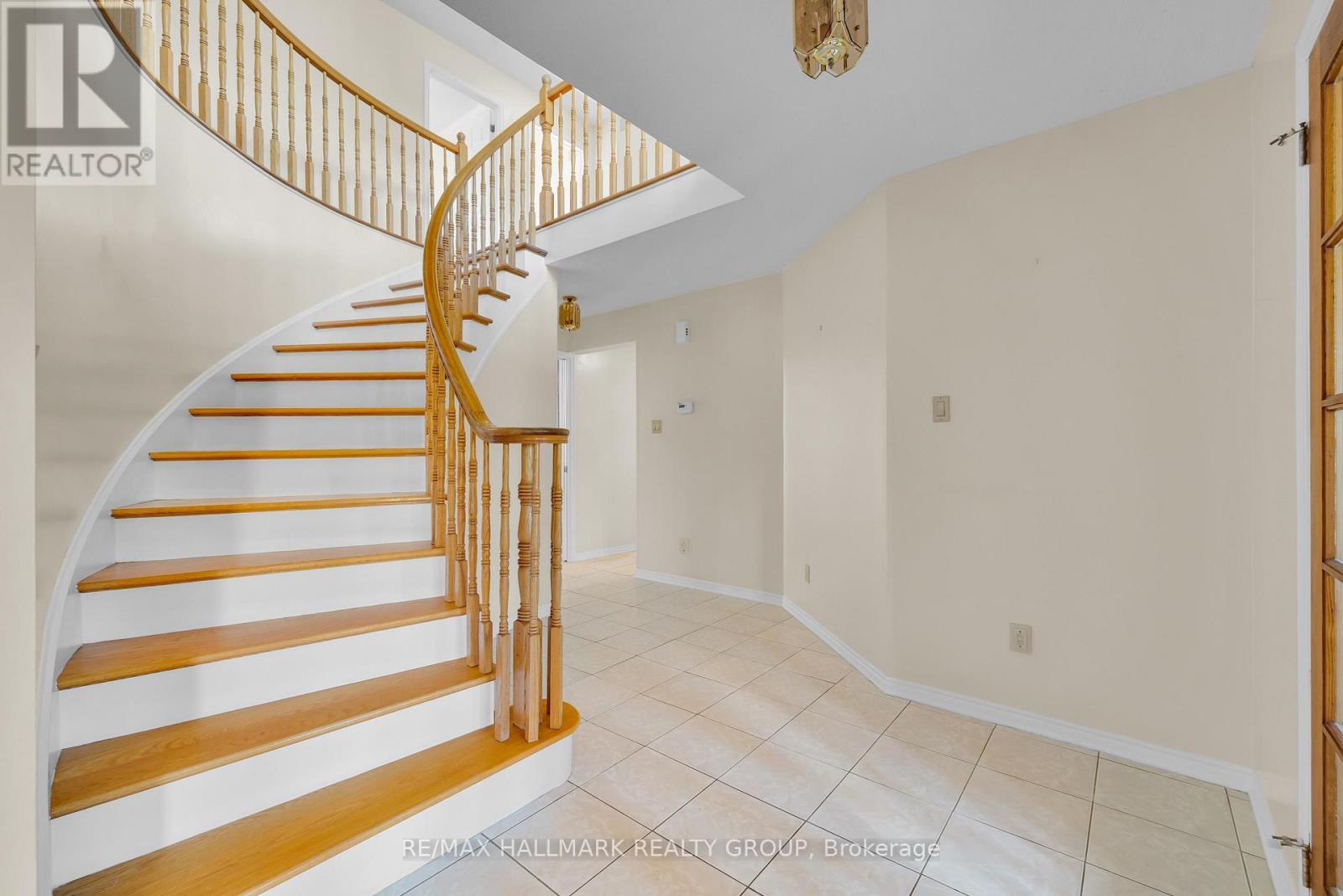 1396 Larose Avenue, Ottawa, ON - Indoor Photo Showing Other Room