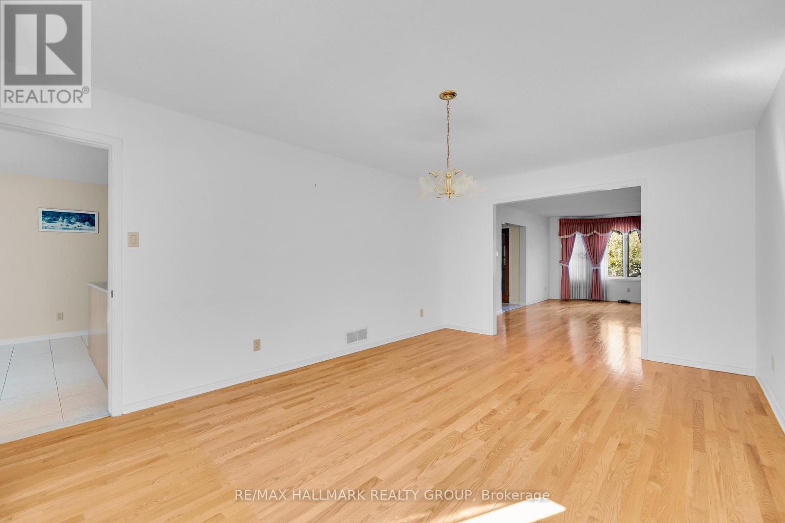 1396 Larose Avenue, Ottawa, ON - Indoor Photo Showing Other Room