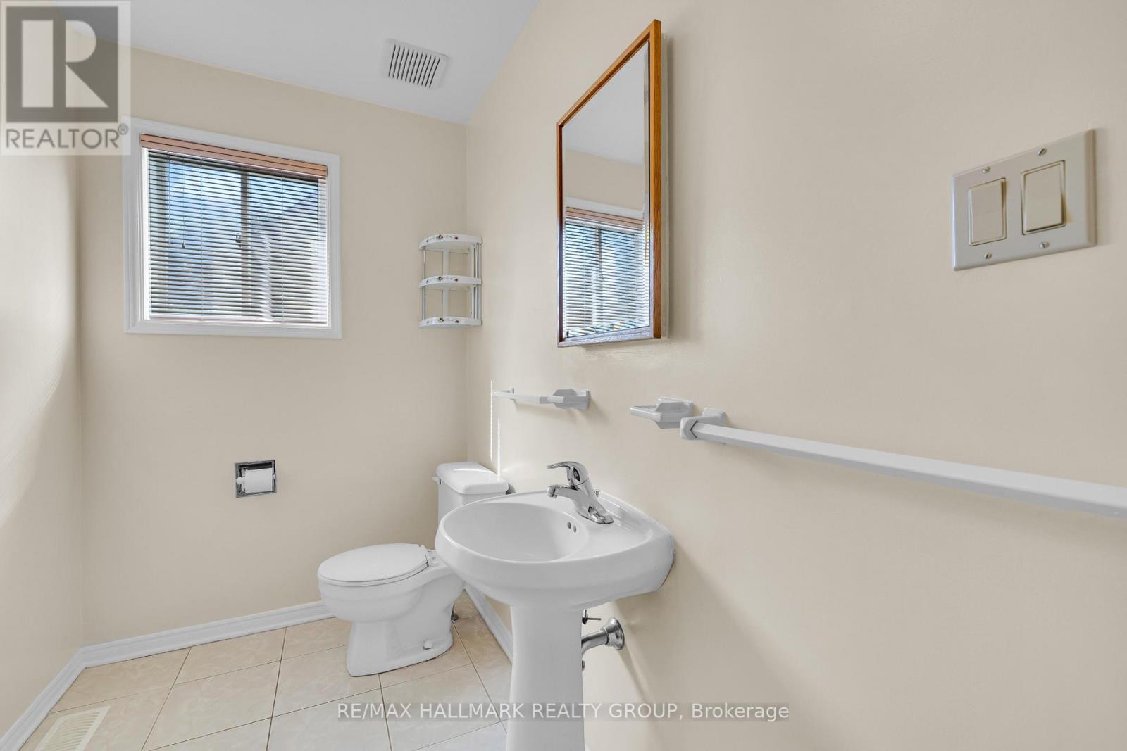1396 Larose Avenue, Ottawa, ON - Indoor Photo Showing Bathroom