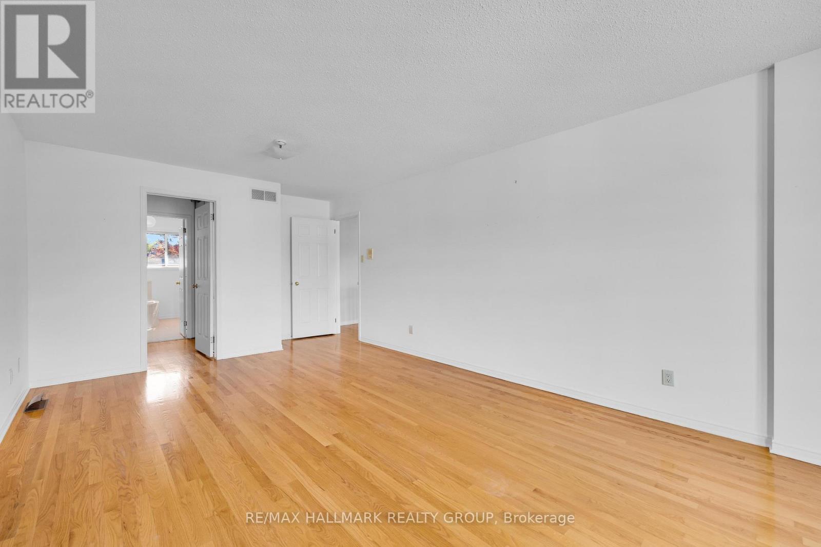 1396 Larose Avenue, Ottawa, ON - Indoor Photo Showing Other Room