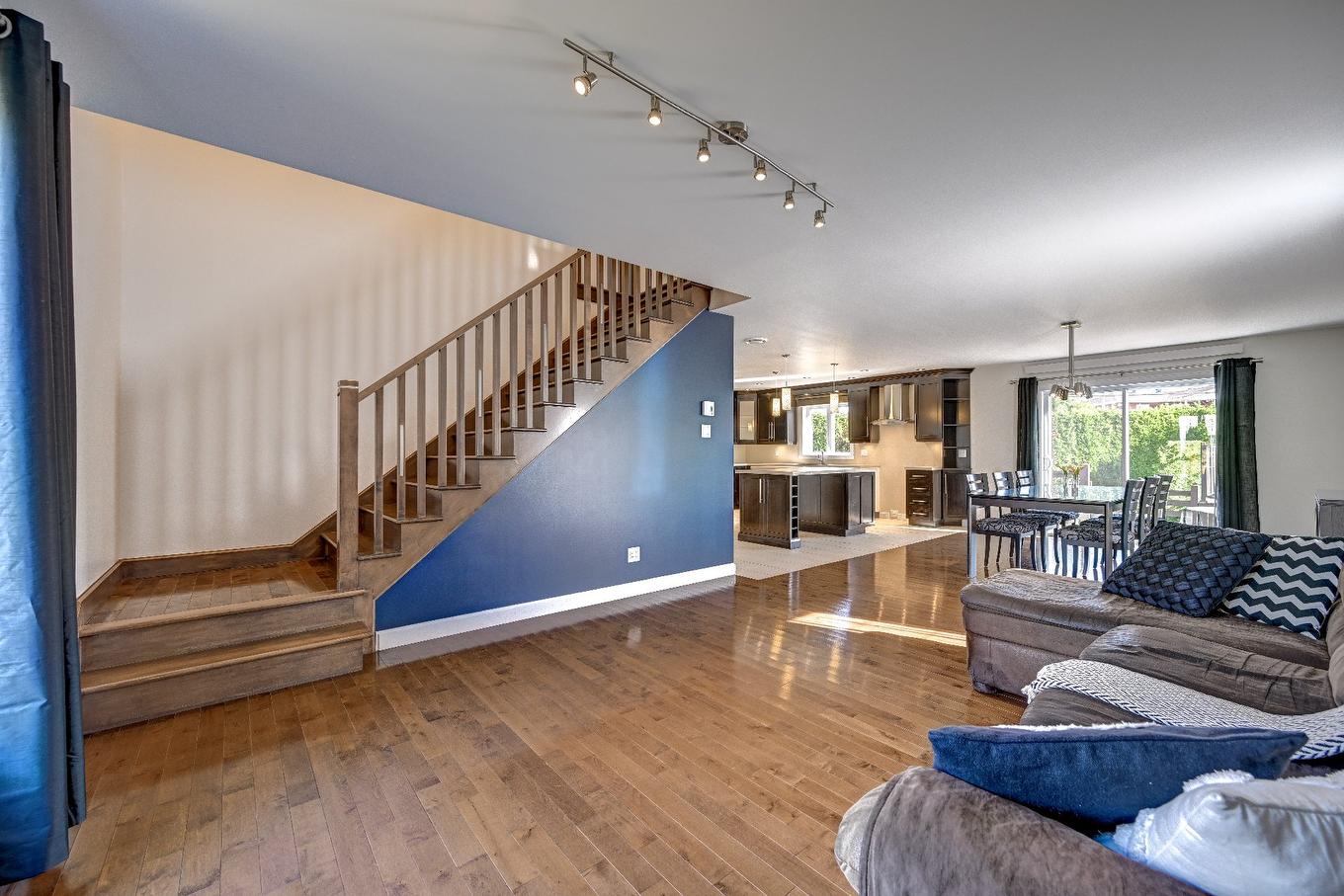 Vue d'ensemble - 1055 Rue De La Forge, Saint-Hyacinthe, QC - Indoor Photo Showing Living Room