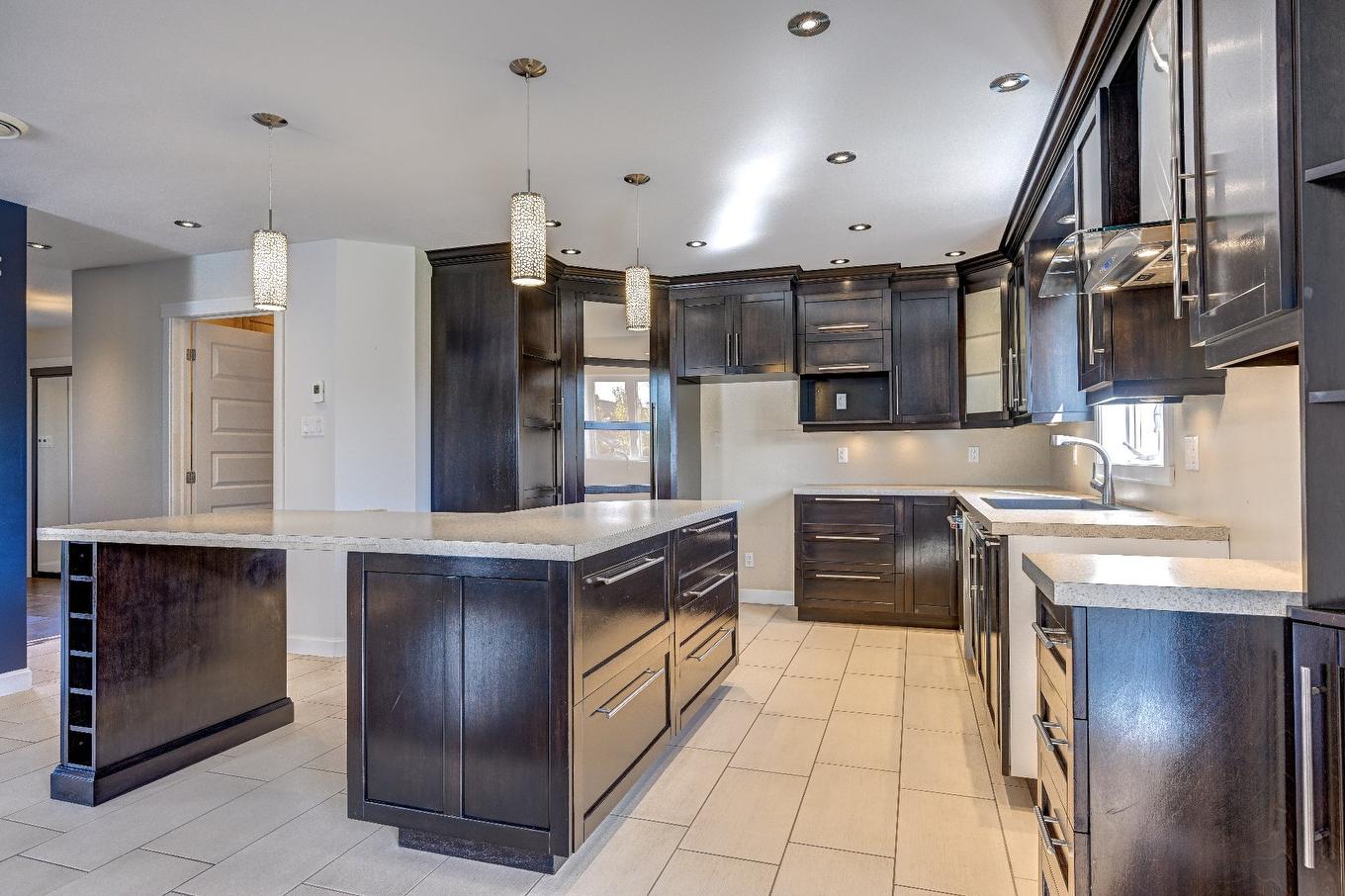 Cuisine - 1055 Rue De La Forge, Saint-Hyacinthe, QC - Indoor Photo Showing Kitchen With Upgraded Kitchen