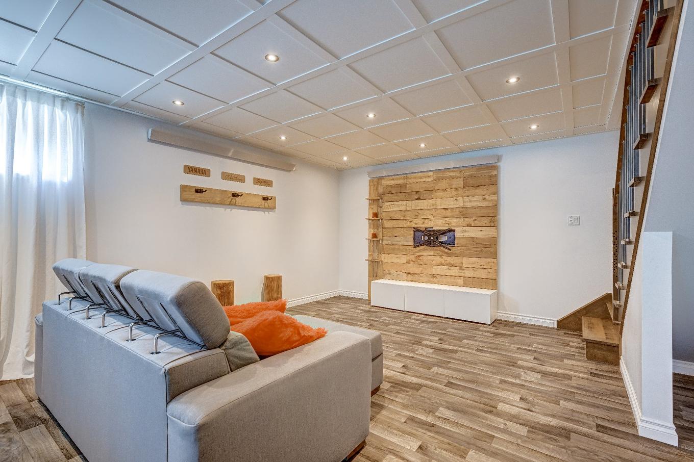 Salle familiale - 1055 Rue De La Forge, Saint-Hyacinthe, QC - Indoor