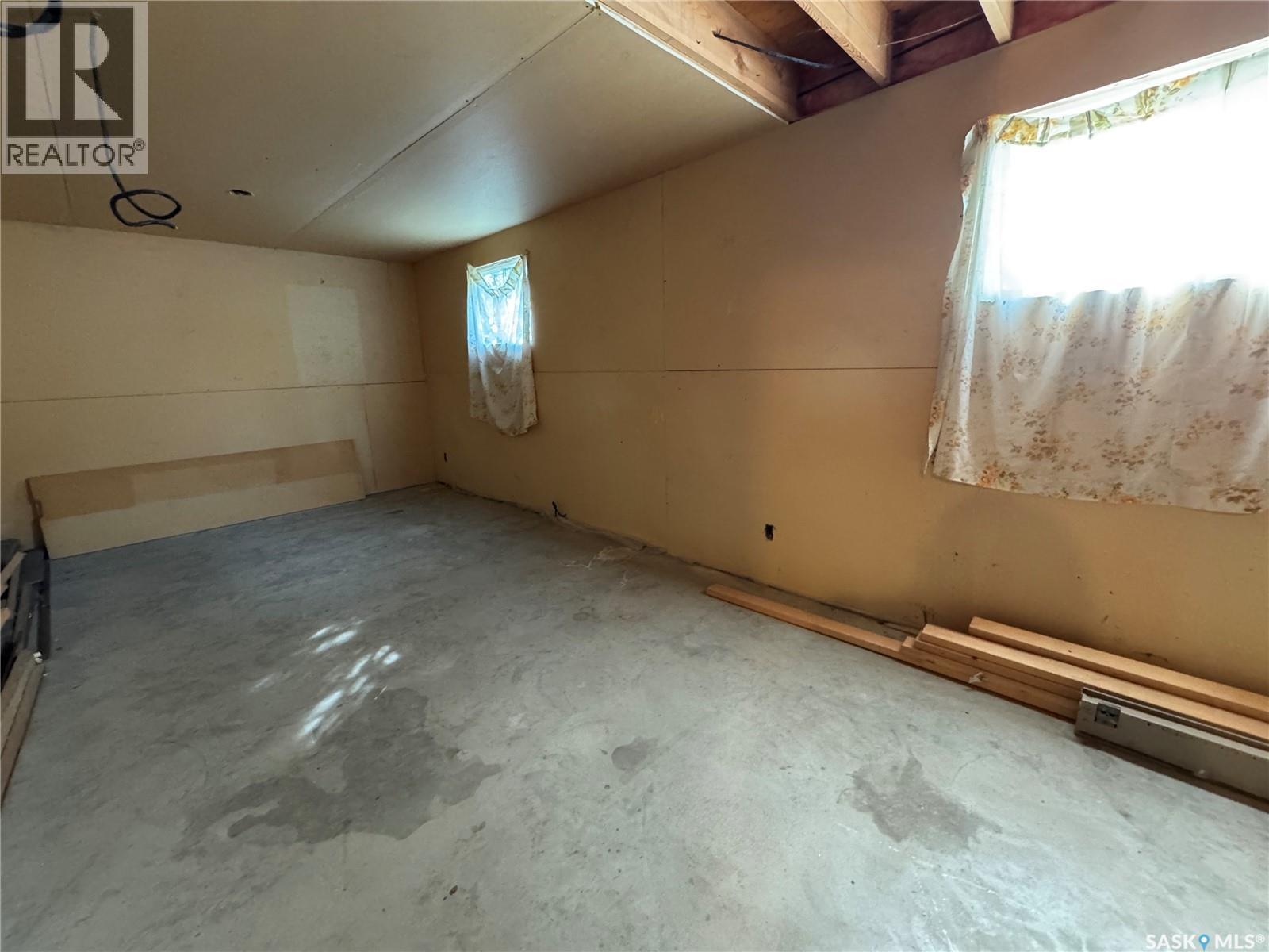 202 4Th Avenue, Landis, SK - Indoor Photo Showing Other Room