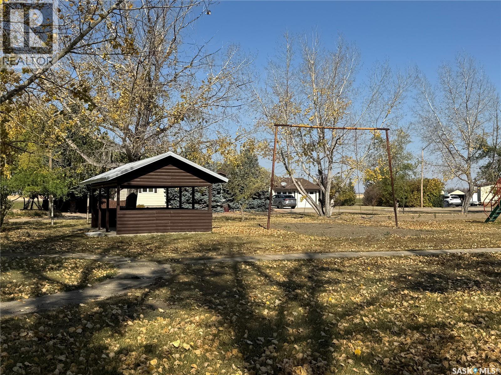202 4Th Avenue, Landis, SK - Outdoor
