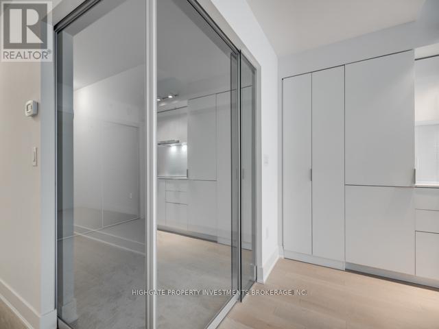 618 - 955 Bay Street, Toronto, ON - Indoor