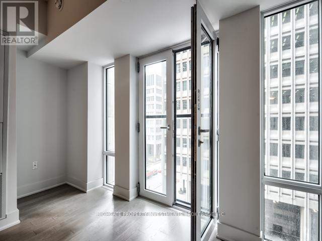 618 - 955 Bay Street, Toronto, ON - Indoor Photo Showing Other Room