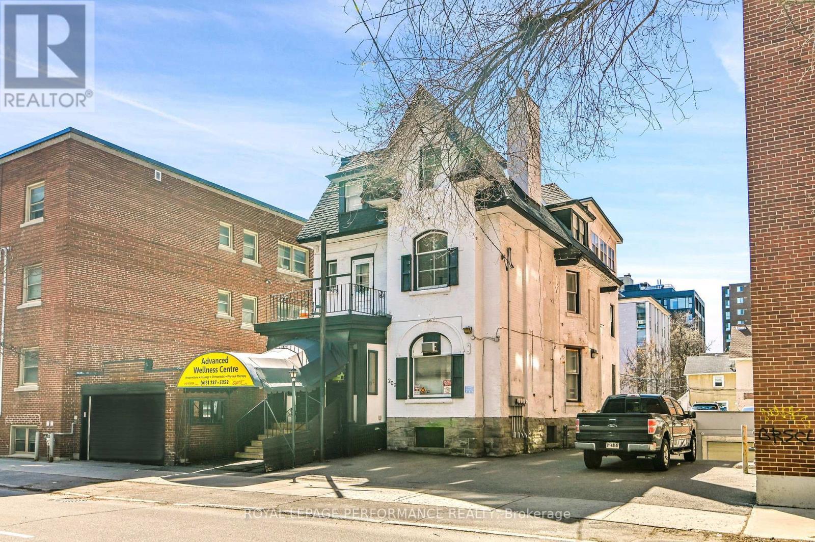 200 Metcalfe Street, Ottawa, ON