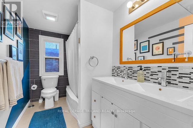 616 Grosvenor Street, London East (East C), ON - Indoor Photo Showing Bathroom
