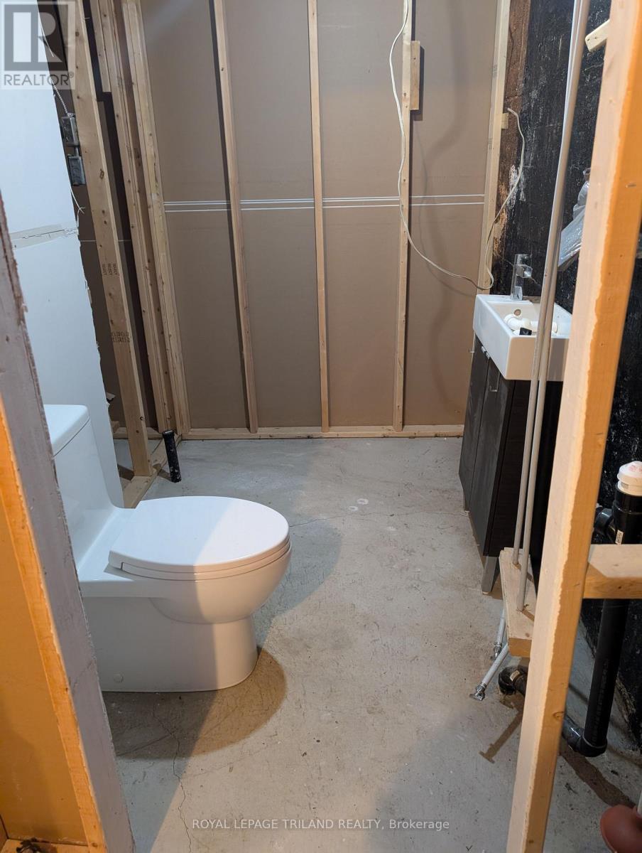 Rough in - 616 Grosvenor Street, London East (East C), ON - Indoor Photo Showing Bathroom