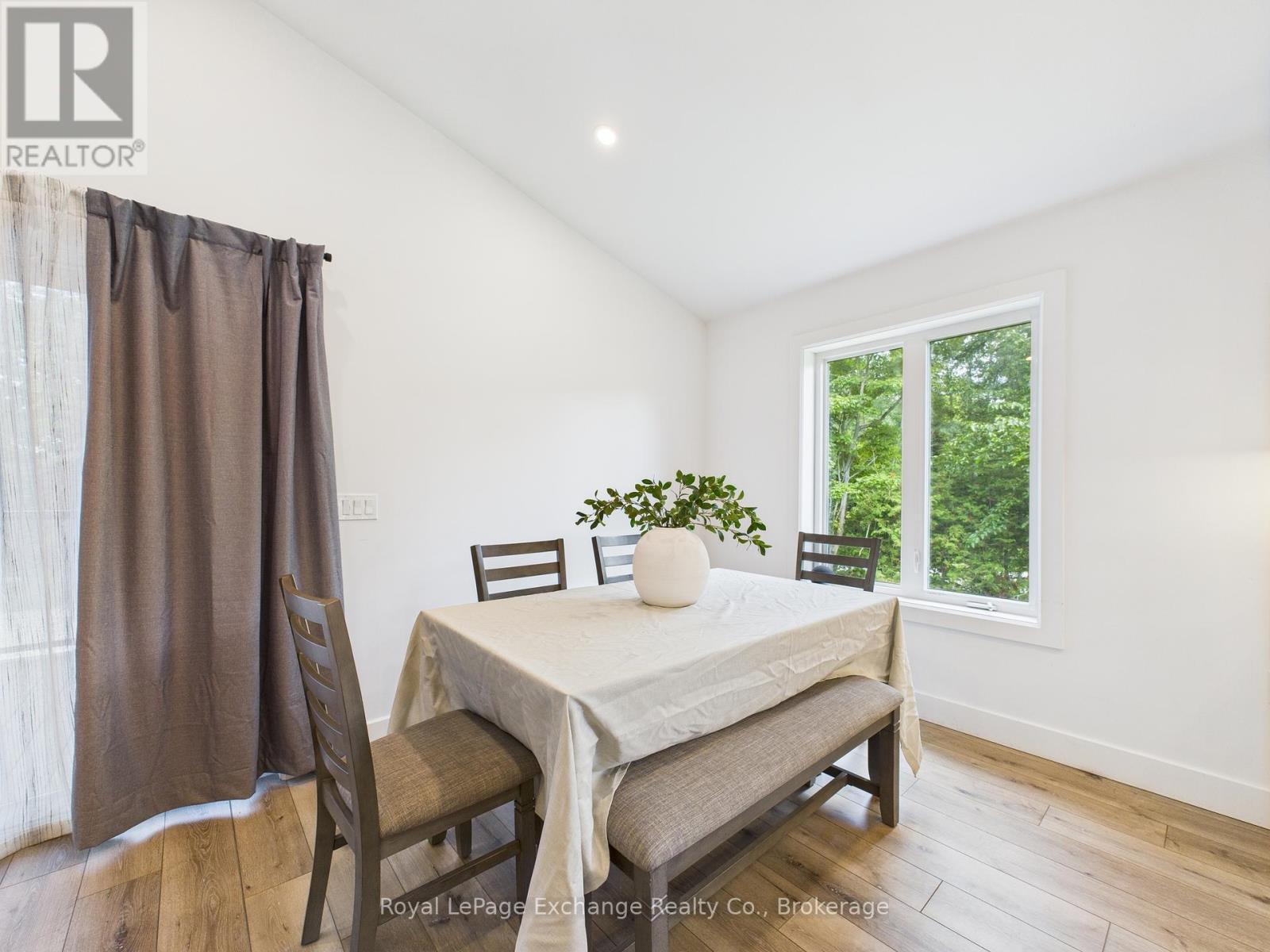 127 Hemlock Street, Huron-Kinloss, ON - Indoor Photo Showing Dining Room