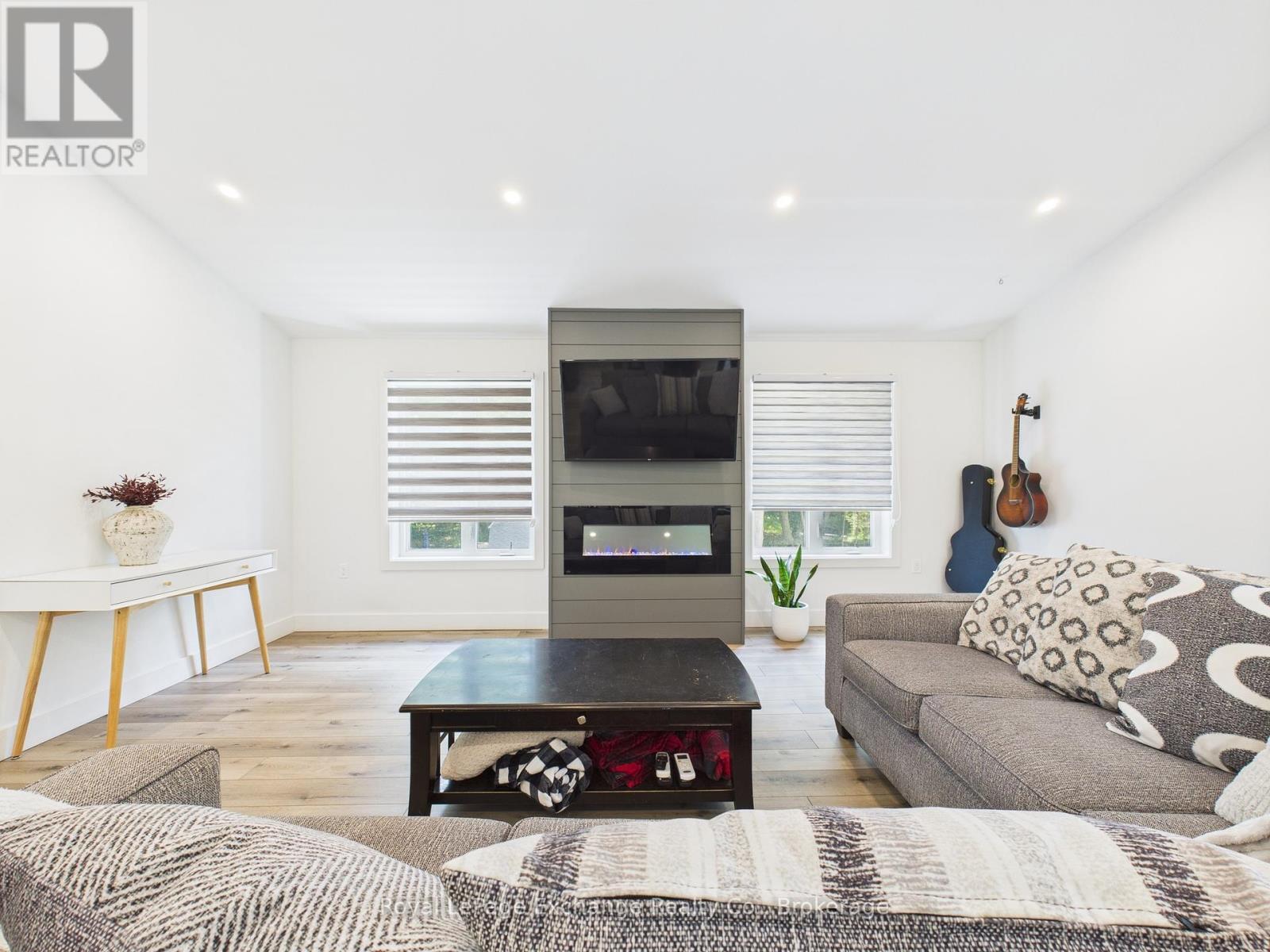 127 Hemlock Street, Huron-Kinloss, ON - Indoor Photo Showing Living Room With Fireplace