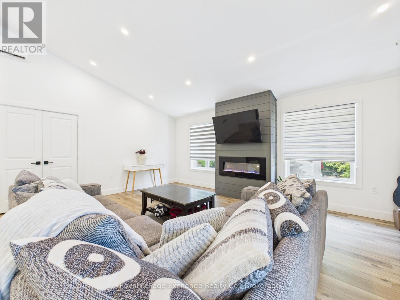 127 Hemlock Street, Huron-Kinloss, ON - Indoor With Fireplace