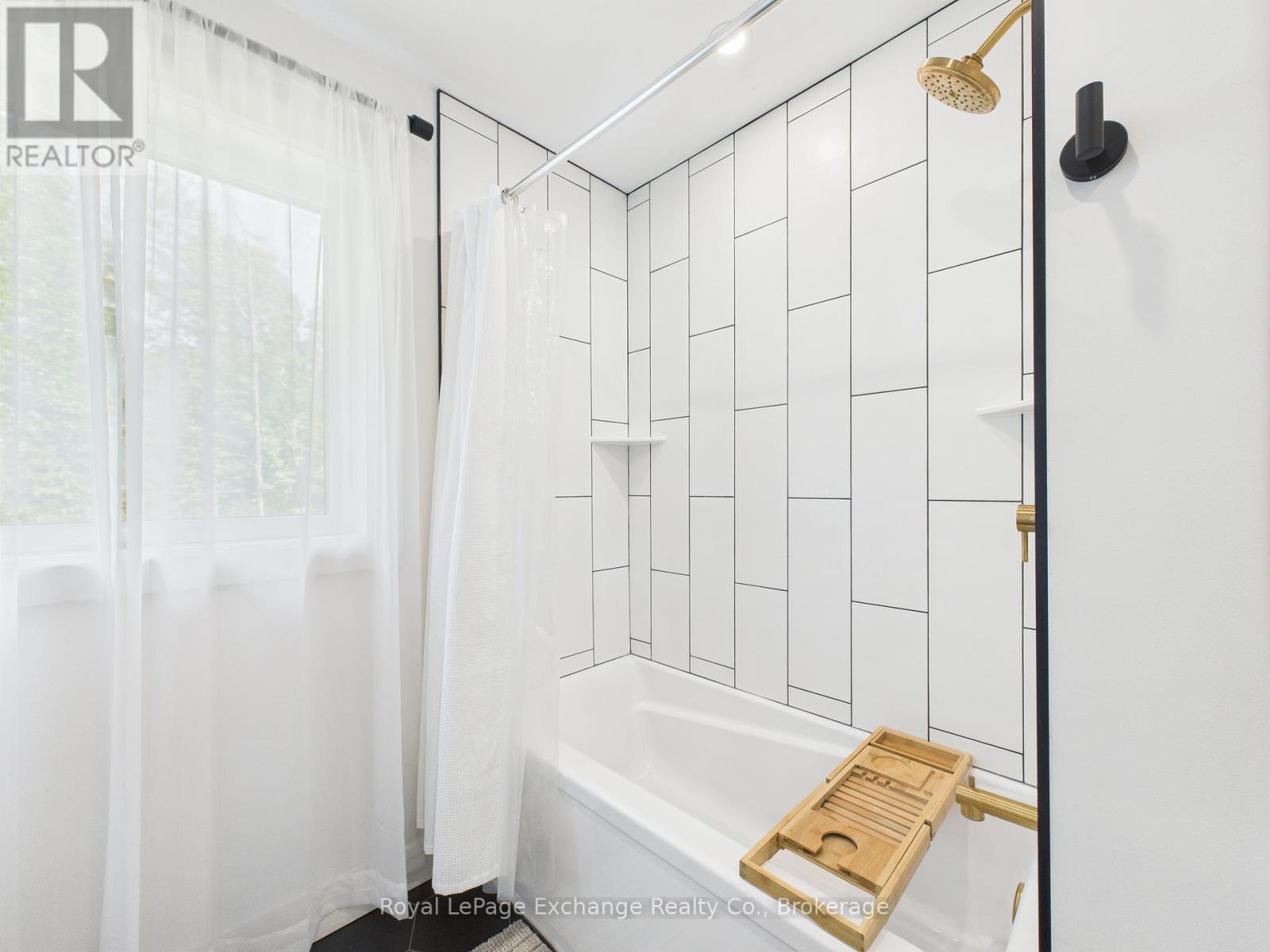 127 Hemlock Street, Huron-Kinloss, ON - Indoor Photo Showing Bathroom