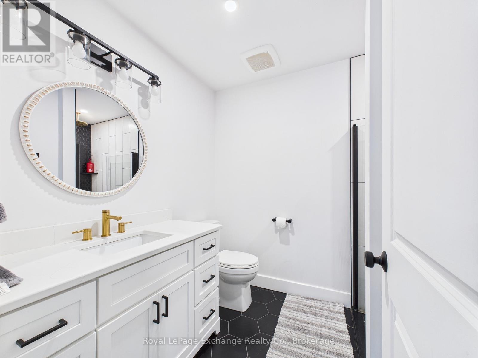 127 Hemlock Street, Huron-Kinloss, ON - Indoor Photo Showing Bathroom