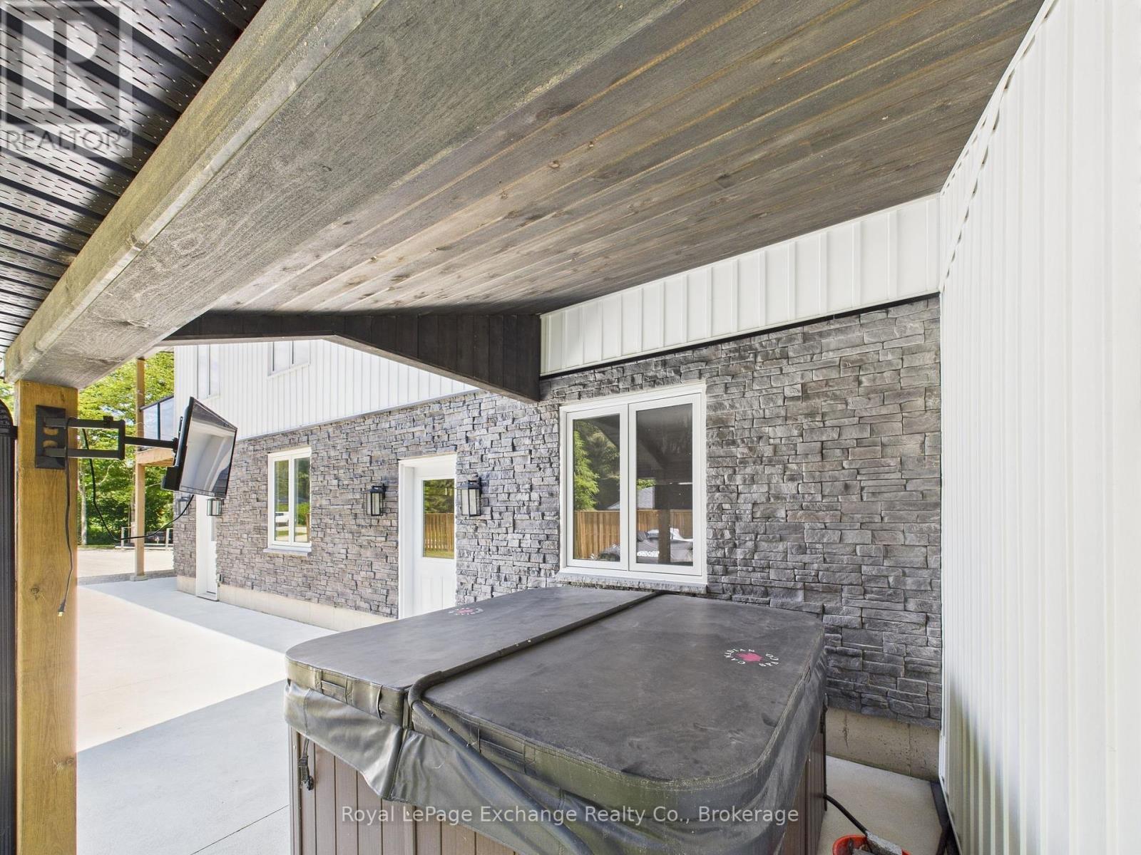 127 Hemlock Street, Huron-Kinloss, ON - Outdoor With Exterior