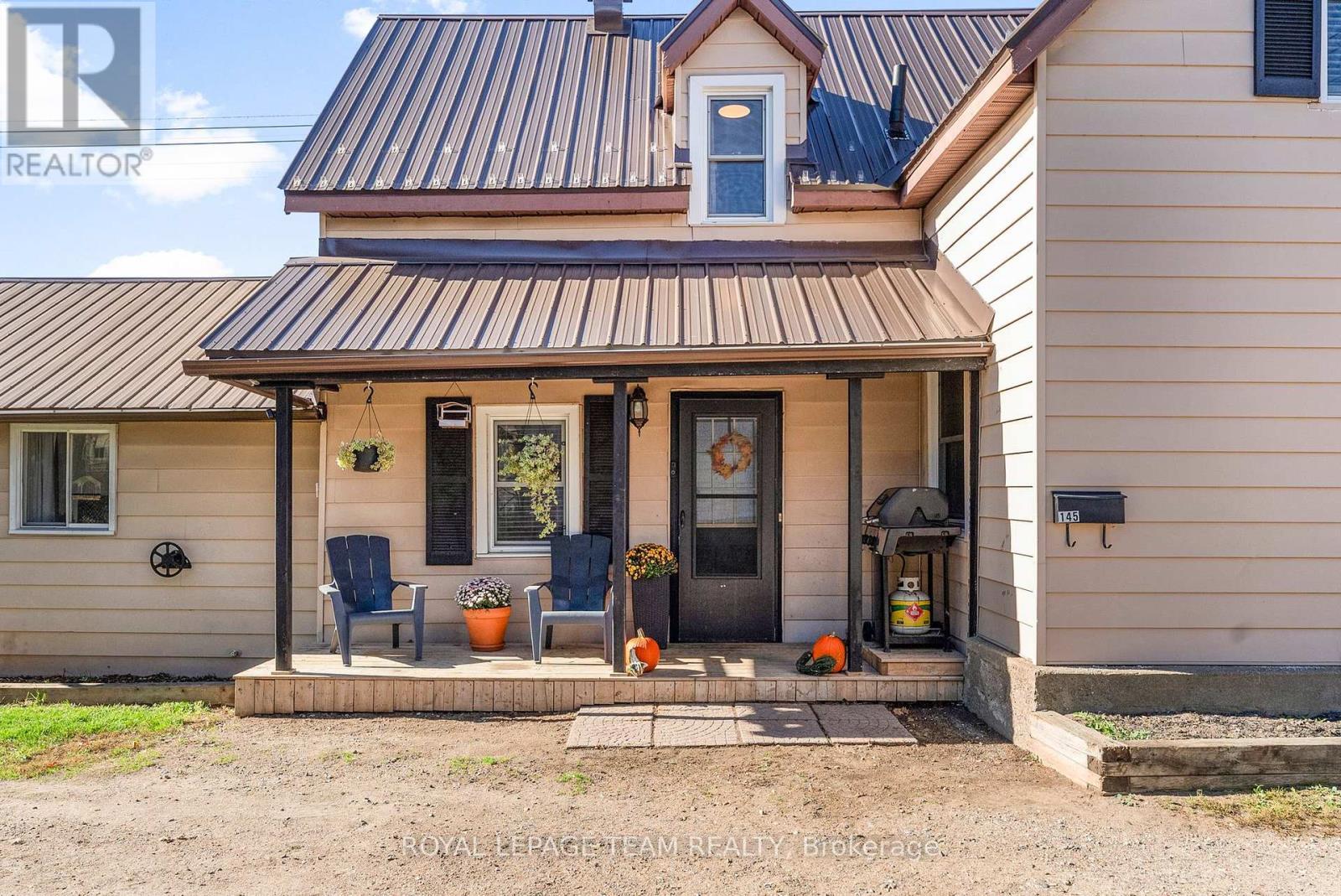 145 Munroe Avenue W, Renfrew, ON - Outdoor With Deck Patio Veranda With Exterior