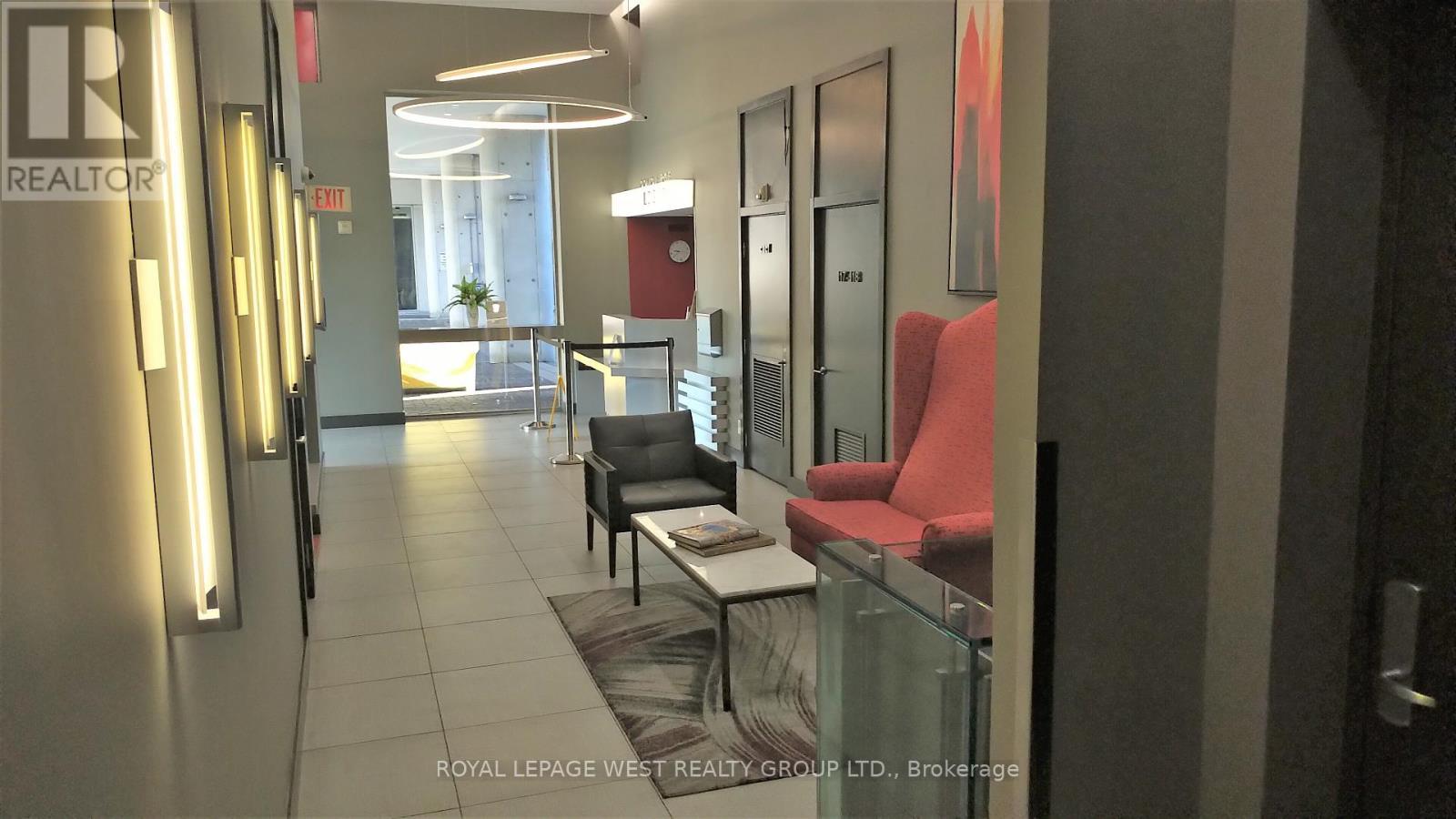 217 - 1040 The Queensway, Toronto, ON - Indoor Photo Showing Other Room