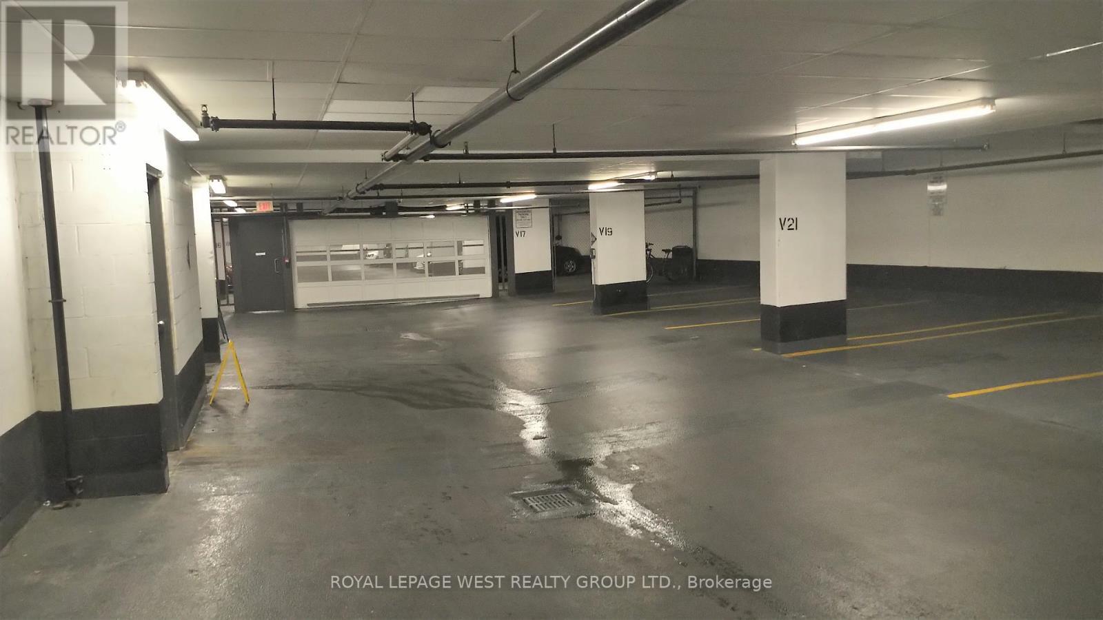 217 - 1040 The Queensway, Toronto, ON - Indoor Photo Showing Garage