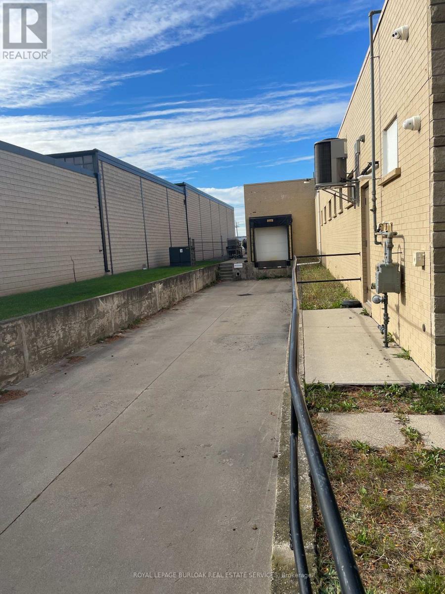 1090 Heritage Road, Burlington, ON