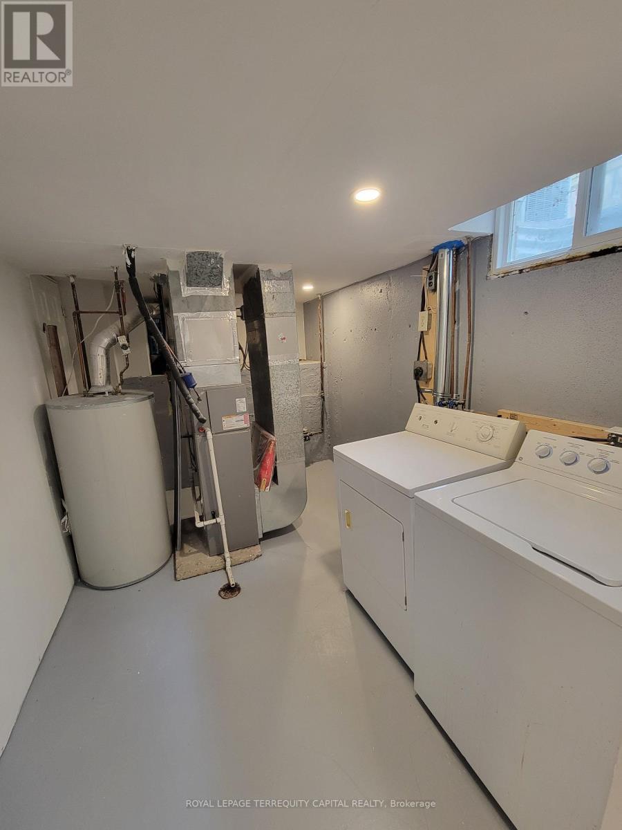 Lower - 20 Mowat Crescent, Barrie, ON - Indoor Photo Showing Laundry Room